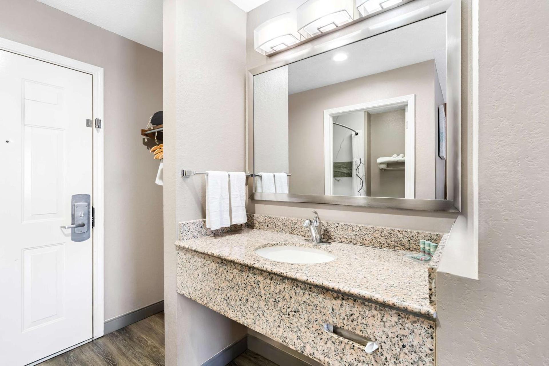 Best Western Gateway Inn photo 29
