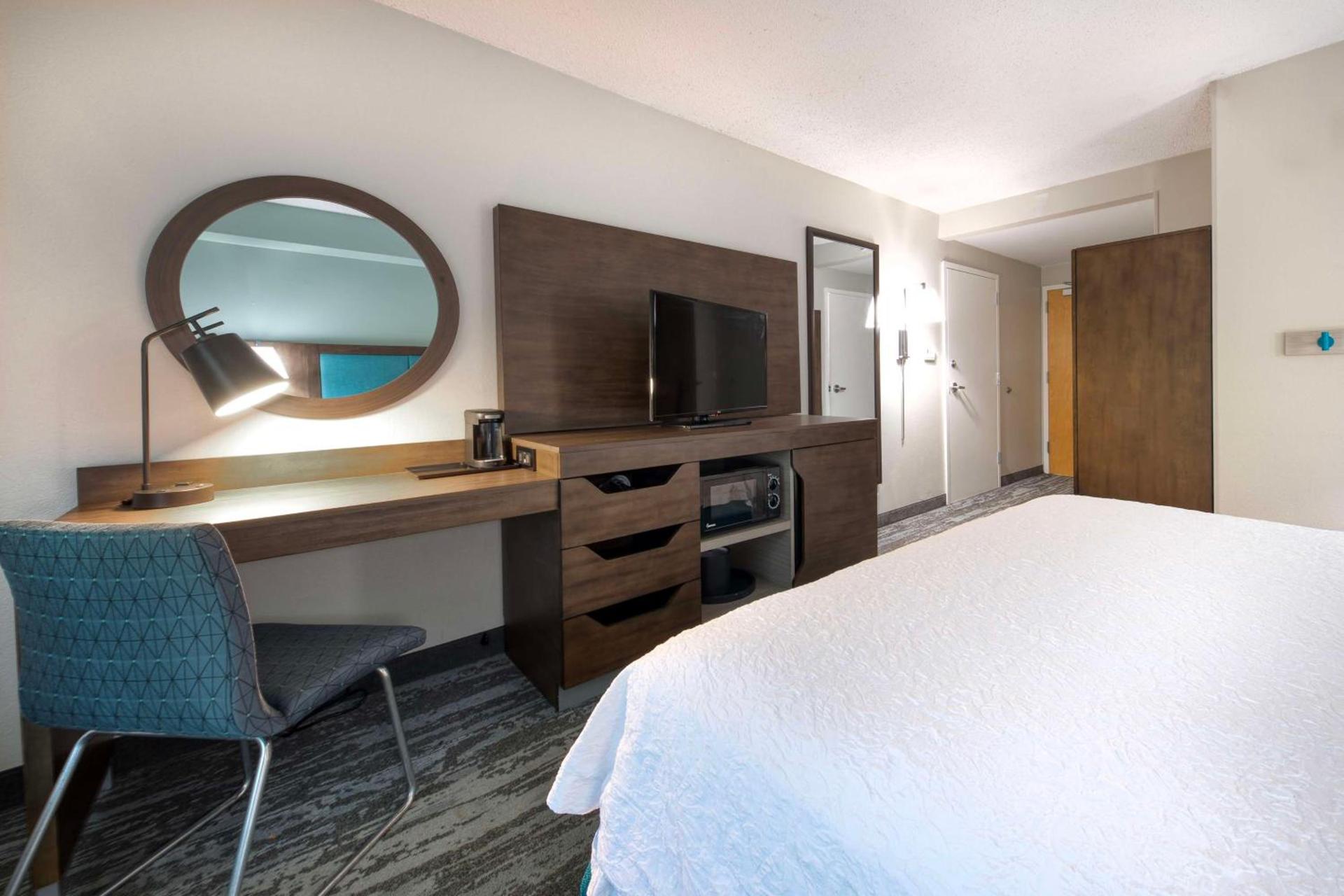 Hampton Inn & Suites Wilmington/Wrightsville Beach photo 87
