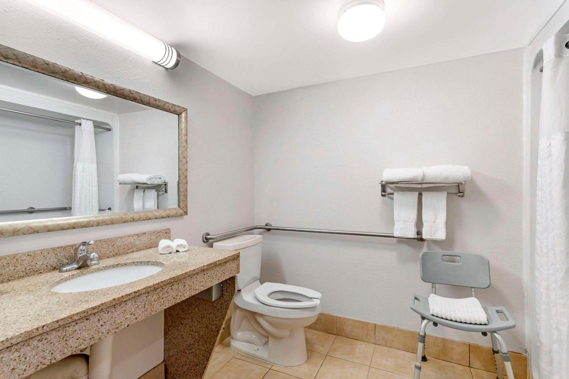 Comfort Inn Alpharetta-Atlanta North photo 25