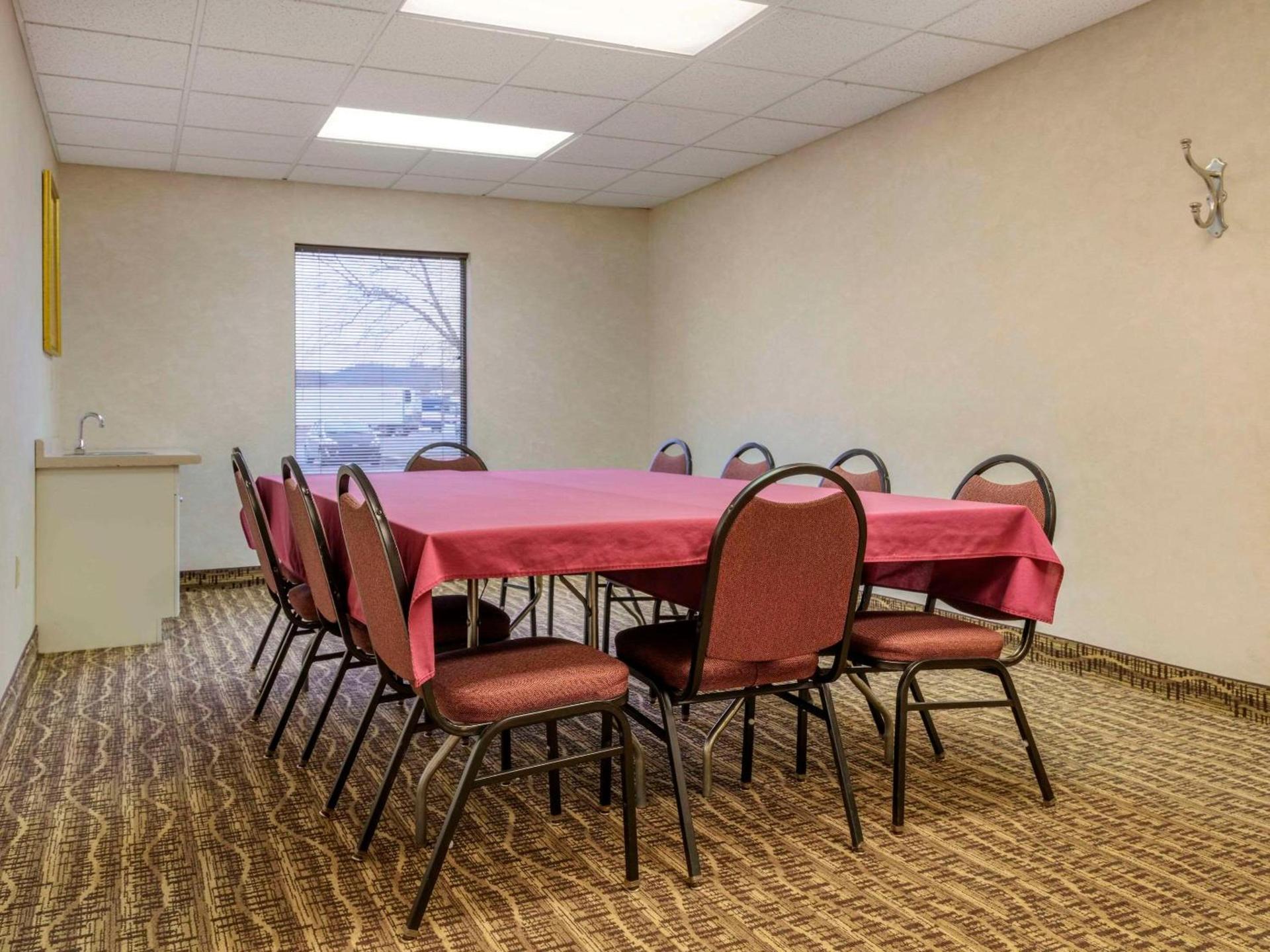 Comfort Inn Duncansville - Altoona photo 12