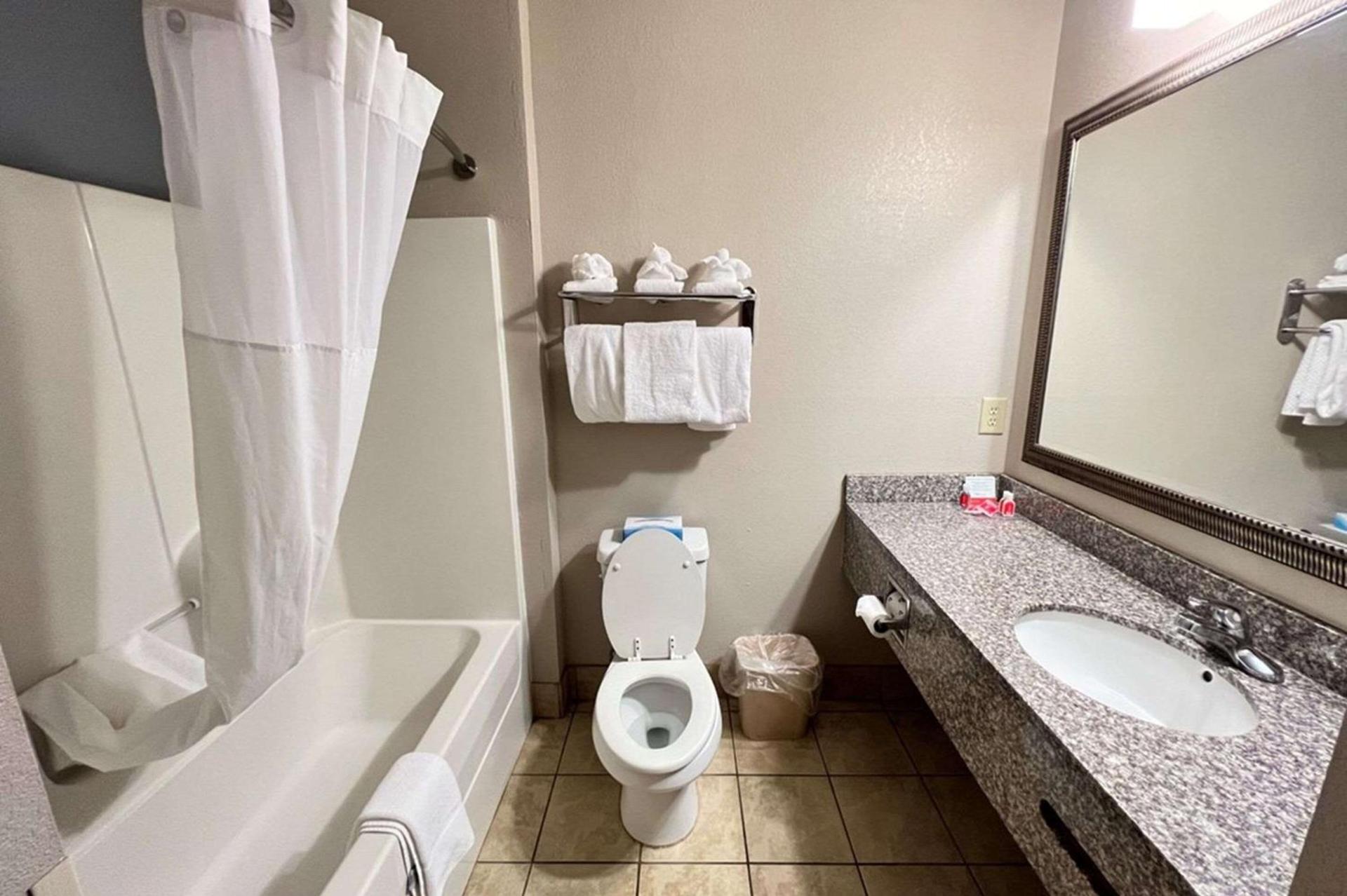 Econo Lodge Augusta West near Fort Gordon photo 16