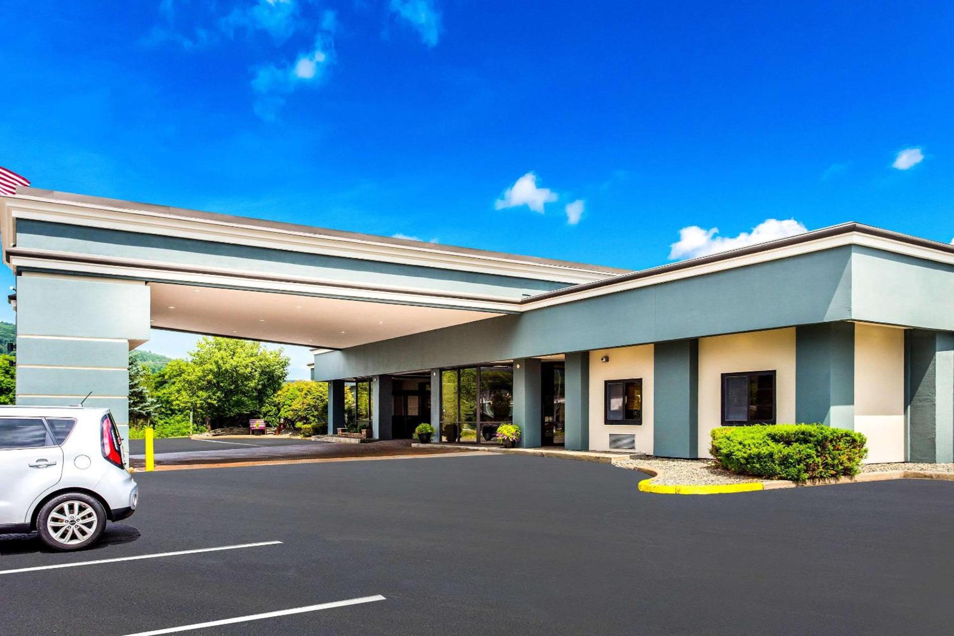 Quality Inn Oneonta Cooperstown Area photo 3