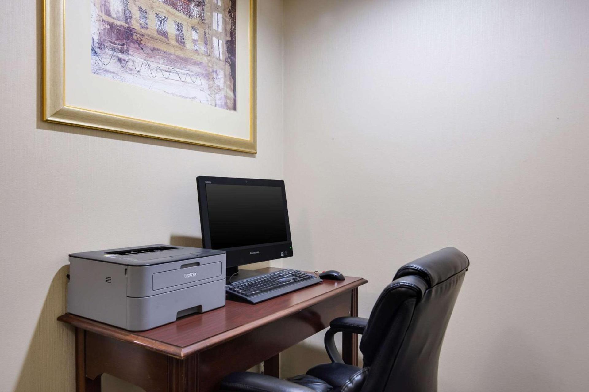 Quality Inn Oneonta Cooperstown Area photo 25