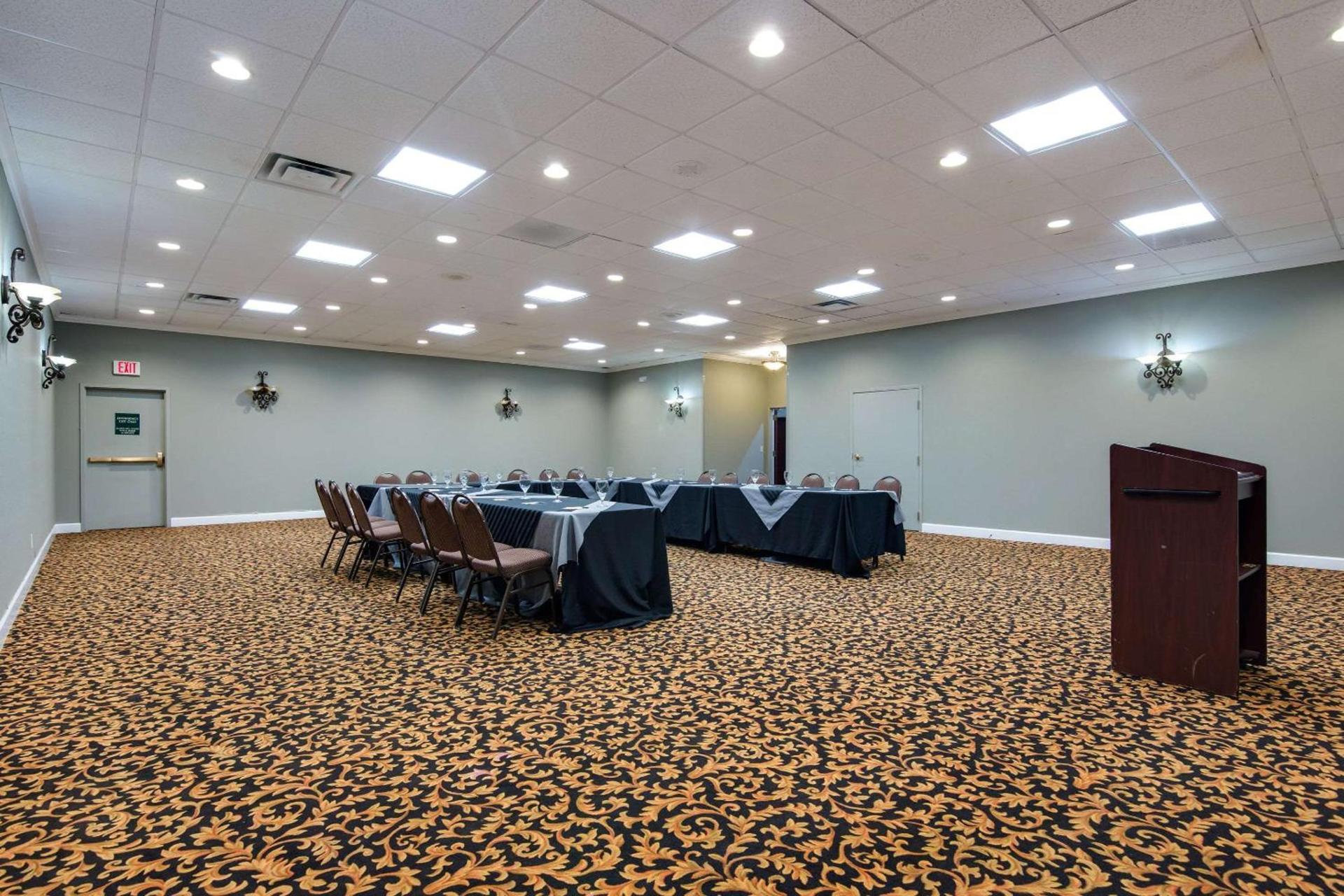 Quality Inn Oneonta Cooperstown Area photo 27