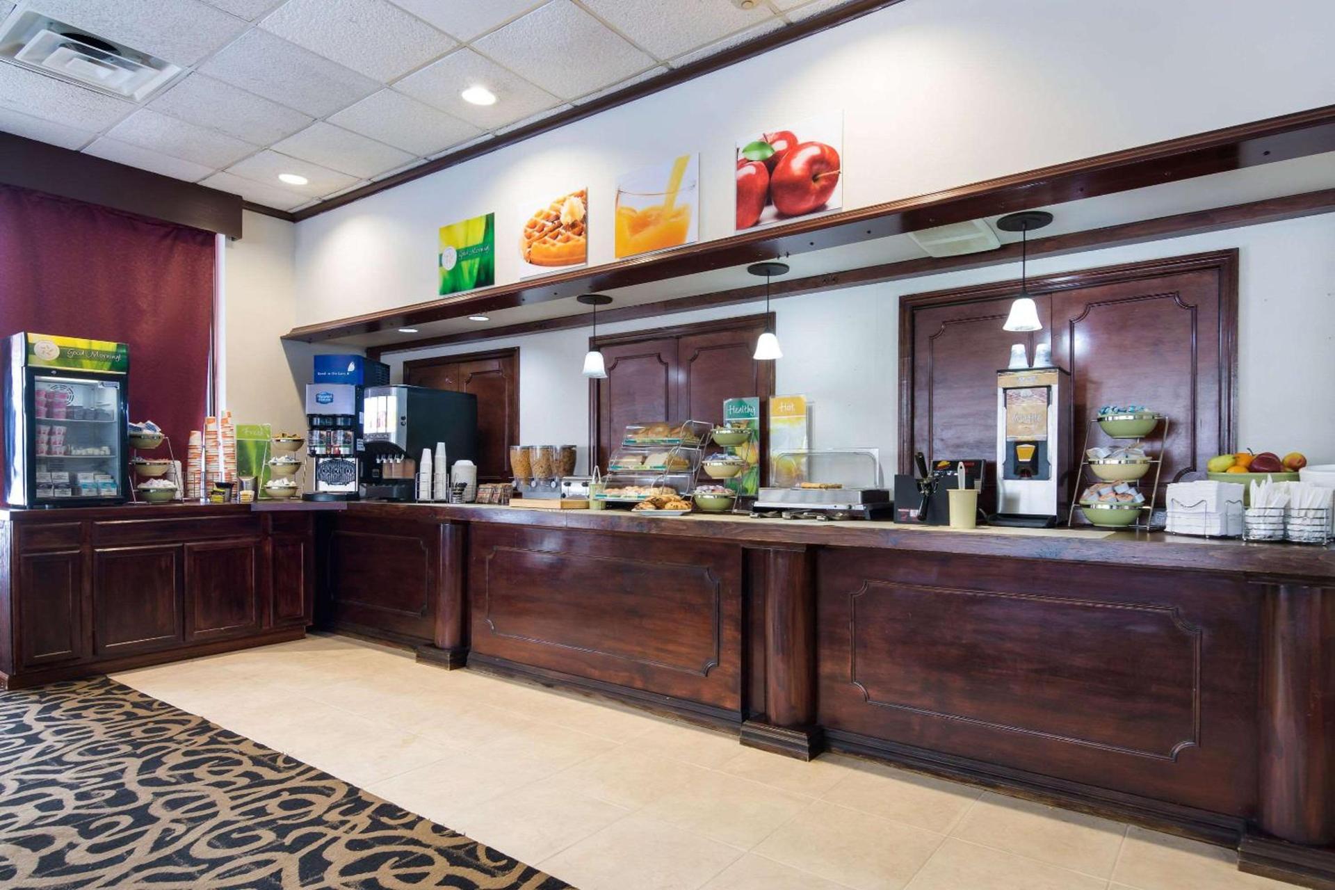 Quality Inn Oneonta Cooperstown Area photo 30