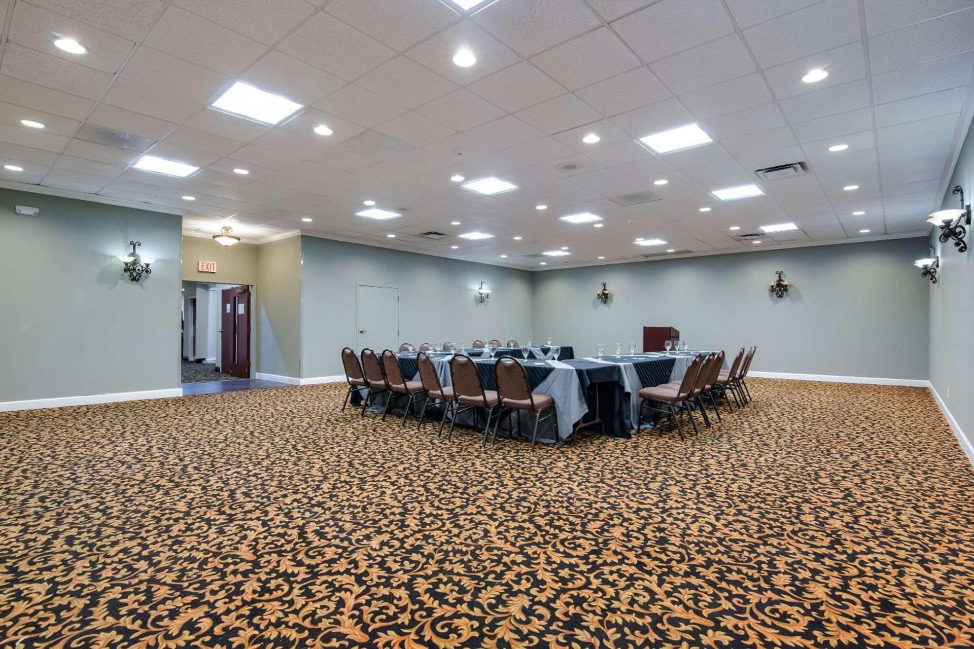 Quality Inn Oneonta Cooperstown Area photo 28