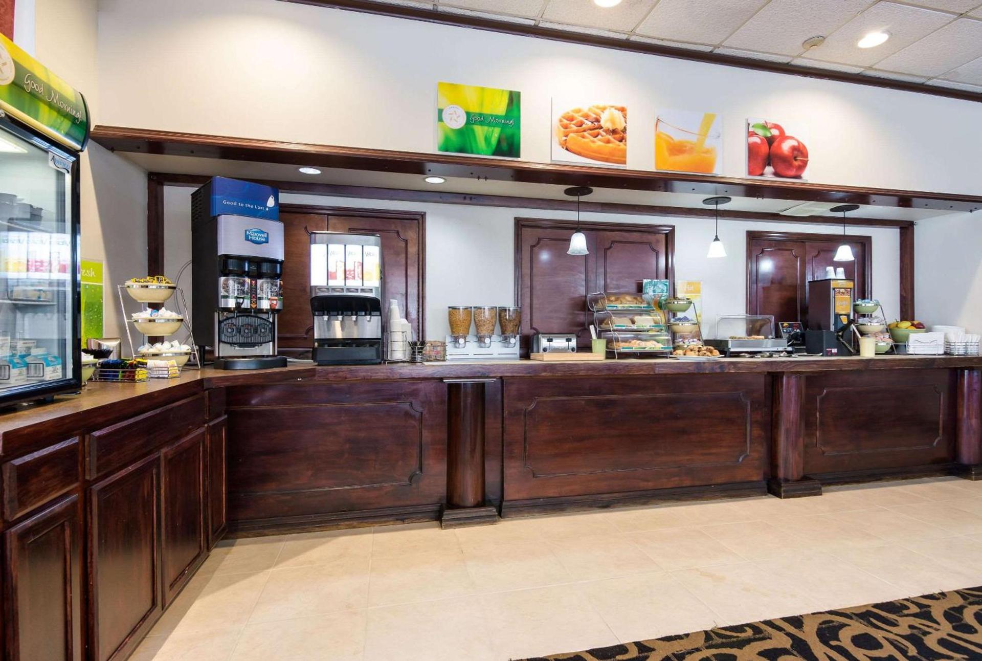 Quality Inn Oneonta Cooperstown Area photo 31