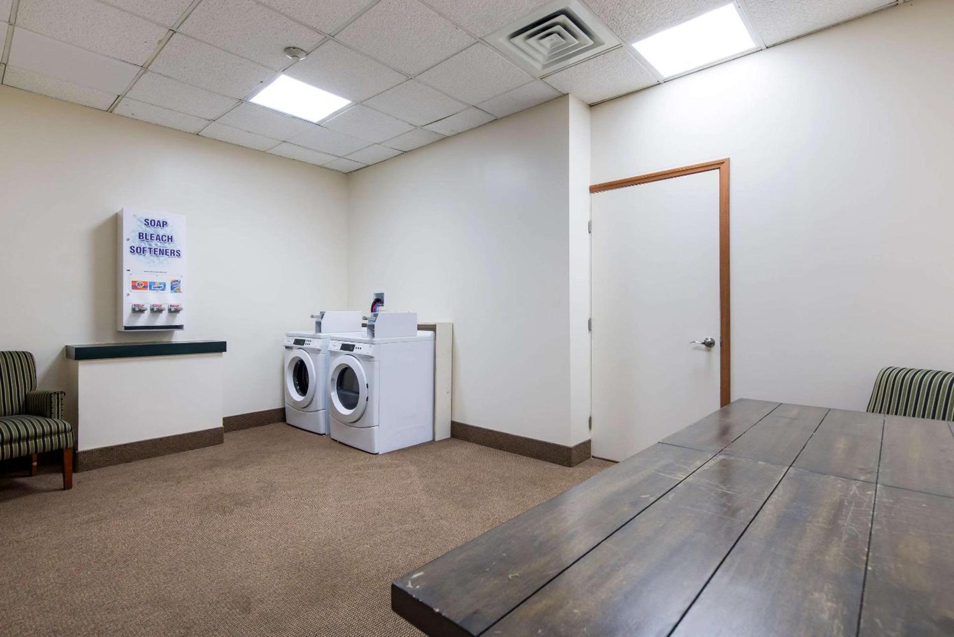 Quality Inn Oneonta Cooperstown Area photo 35