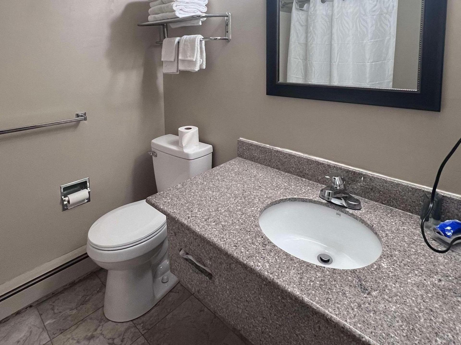 Rodeway Inn & Suites Hershey Chocolate Avenue photo 14