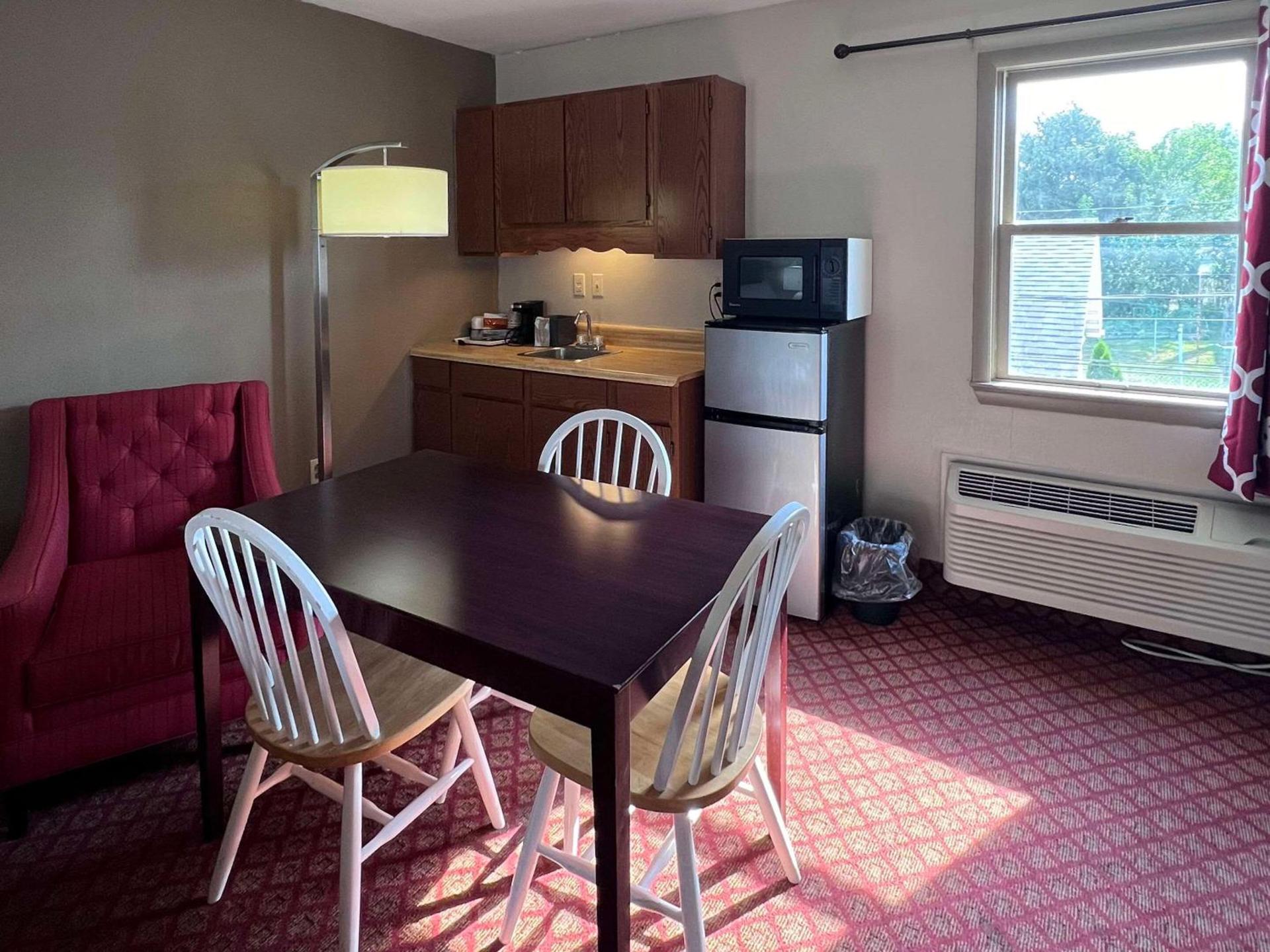 Rodeway Inn & Suites Hershey Chocolate Avenue photo 20