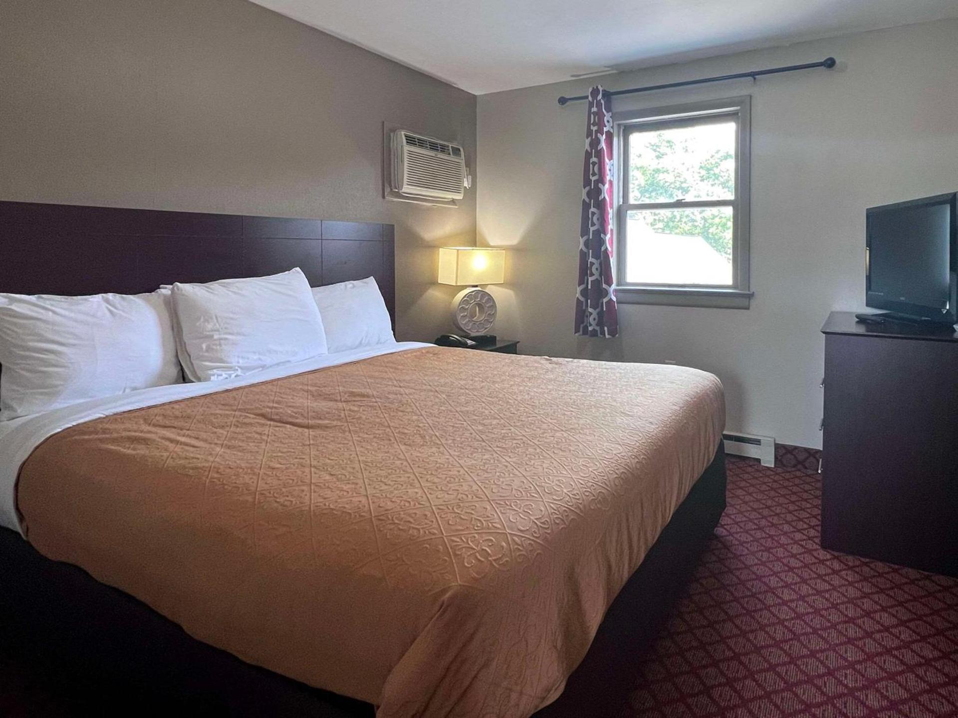 Rodeway Inn & Suites Hershey Chocolate Avenue photo 22