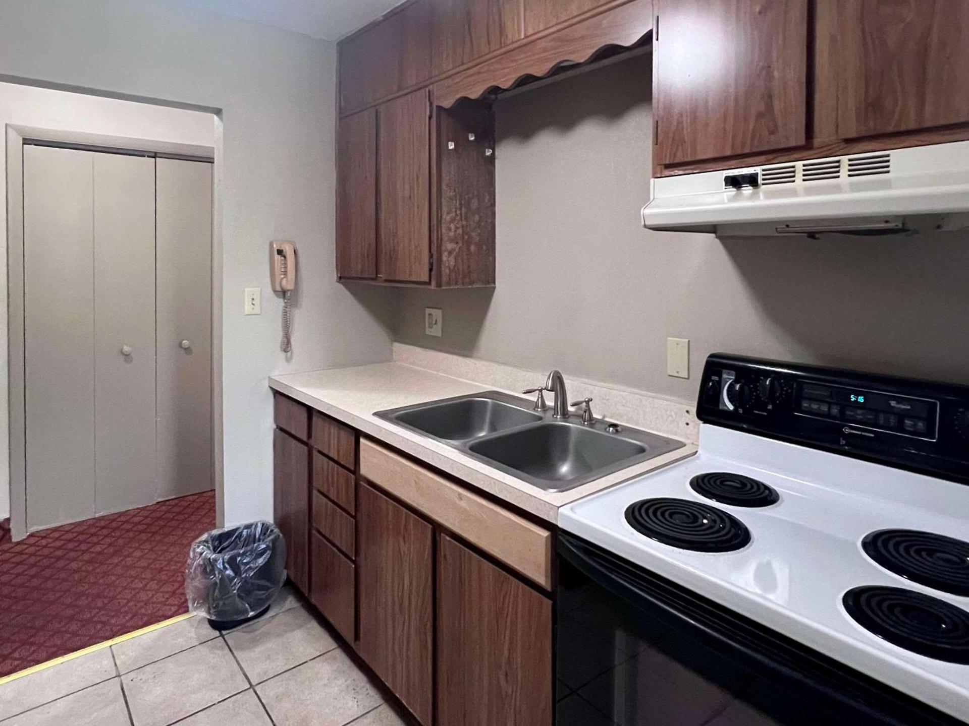 Rodeway Inn & Suites Hershey Chocolate Avenue photo 25