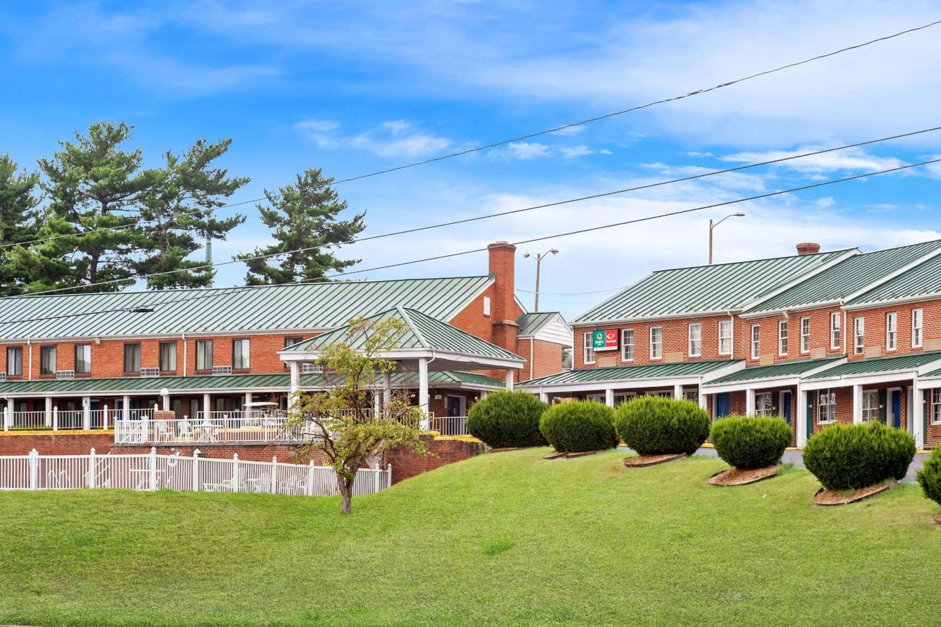 Econo Lodge Waynesboro - Skyline Drive photo 3