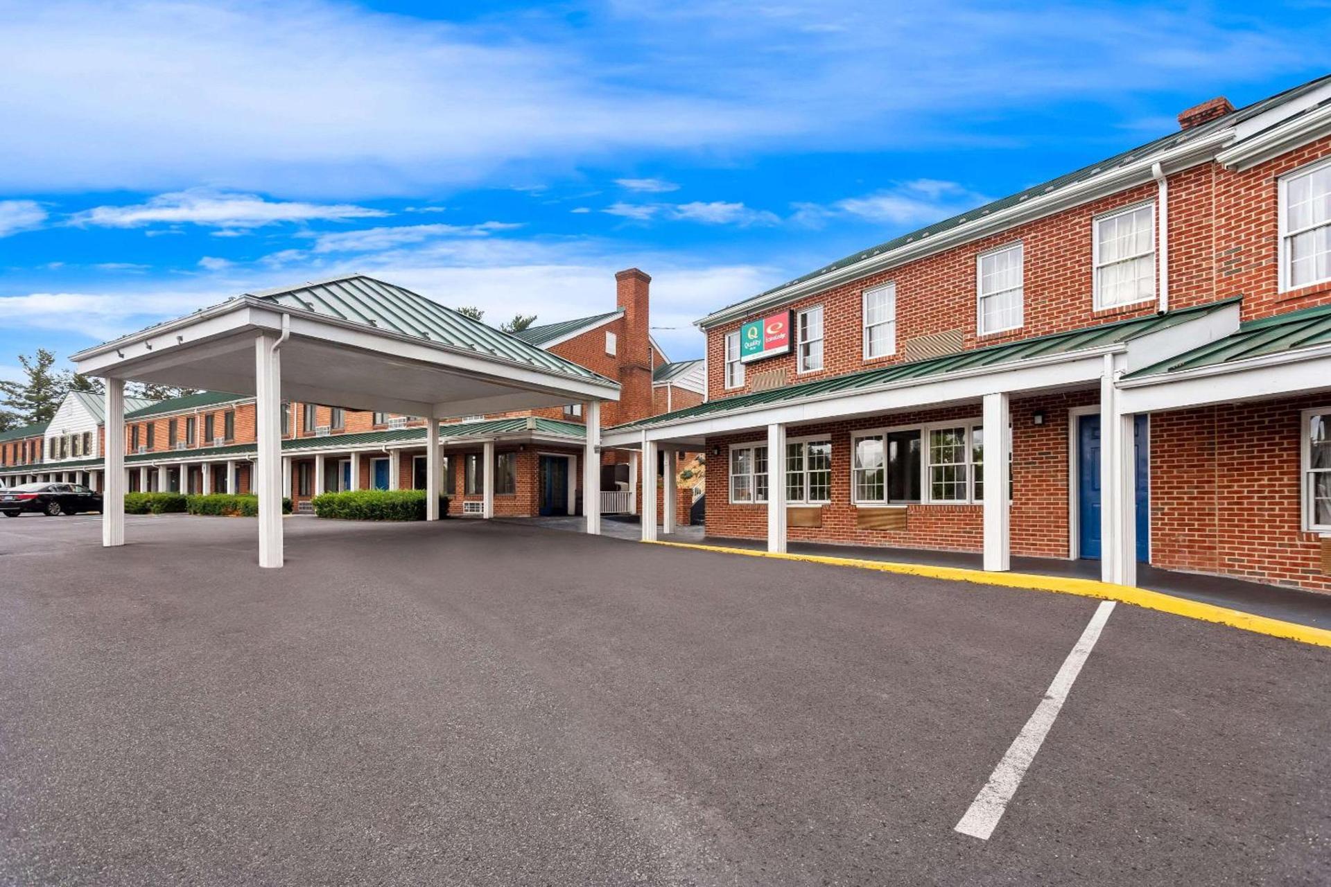 Econo Lodge Waynesboro - Skyline Drive photo 5