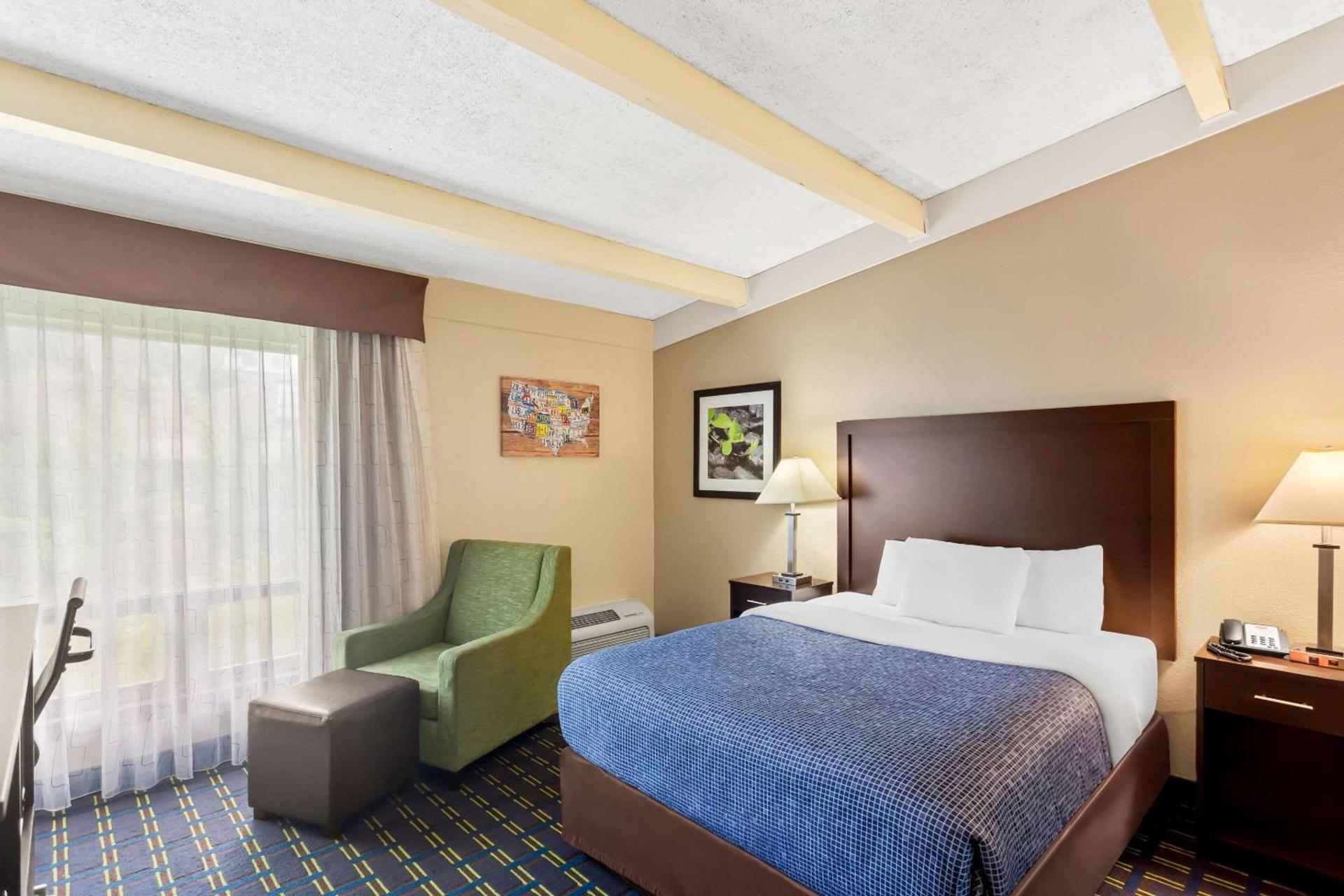 Econo Lodge Waynesboro - Skyline Drive photo 10