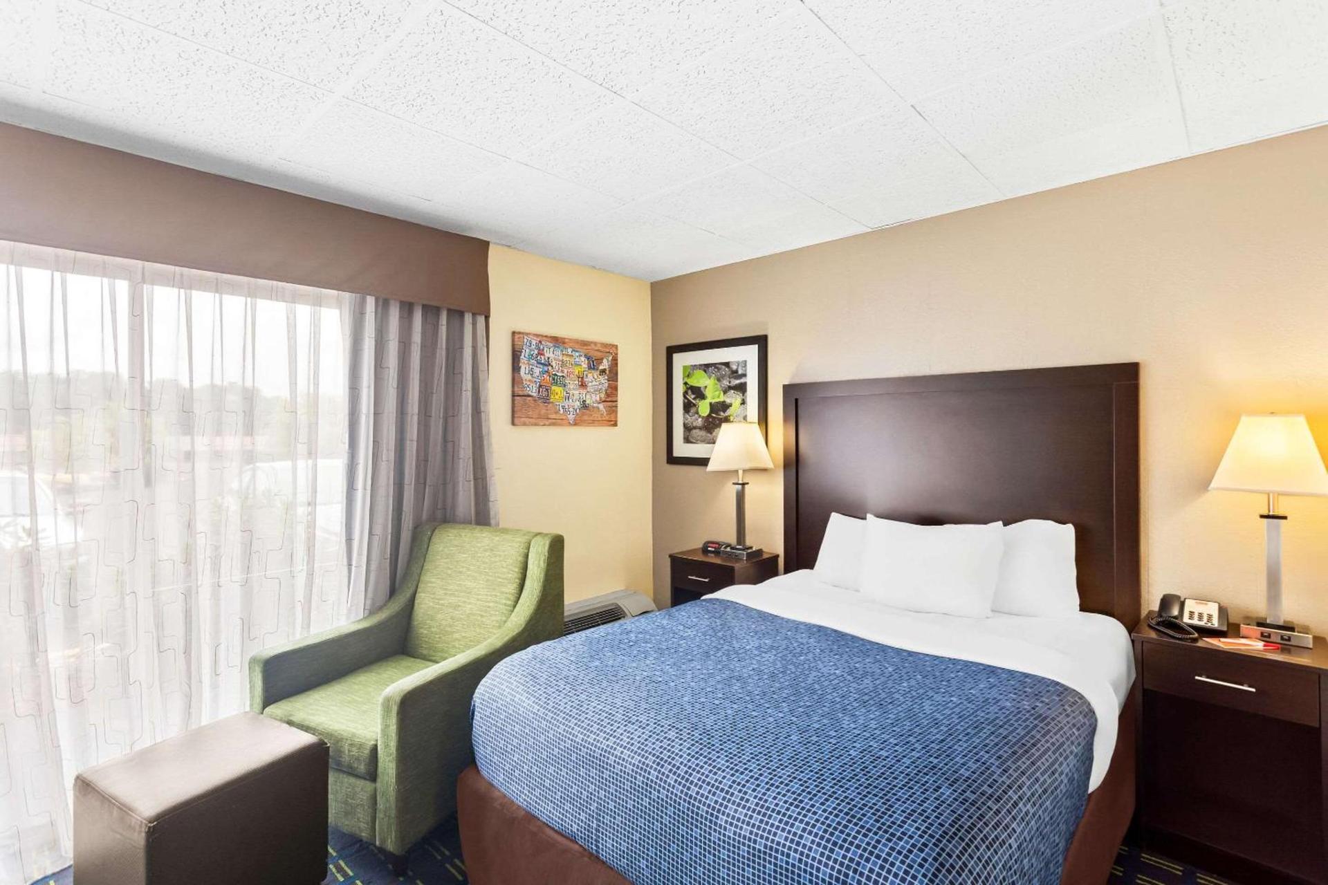 Econo Lodge Waynesboro - Skyline Drive photo 15