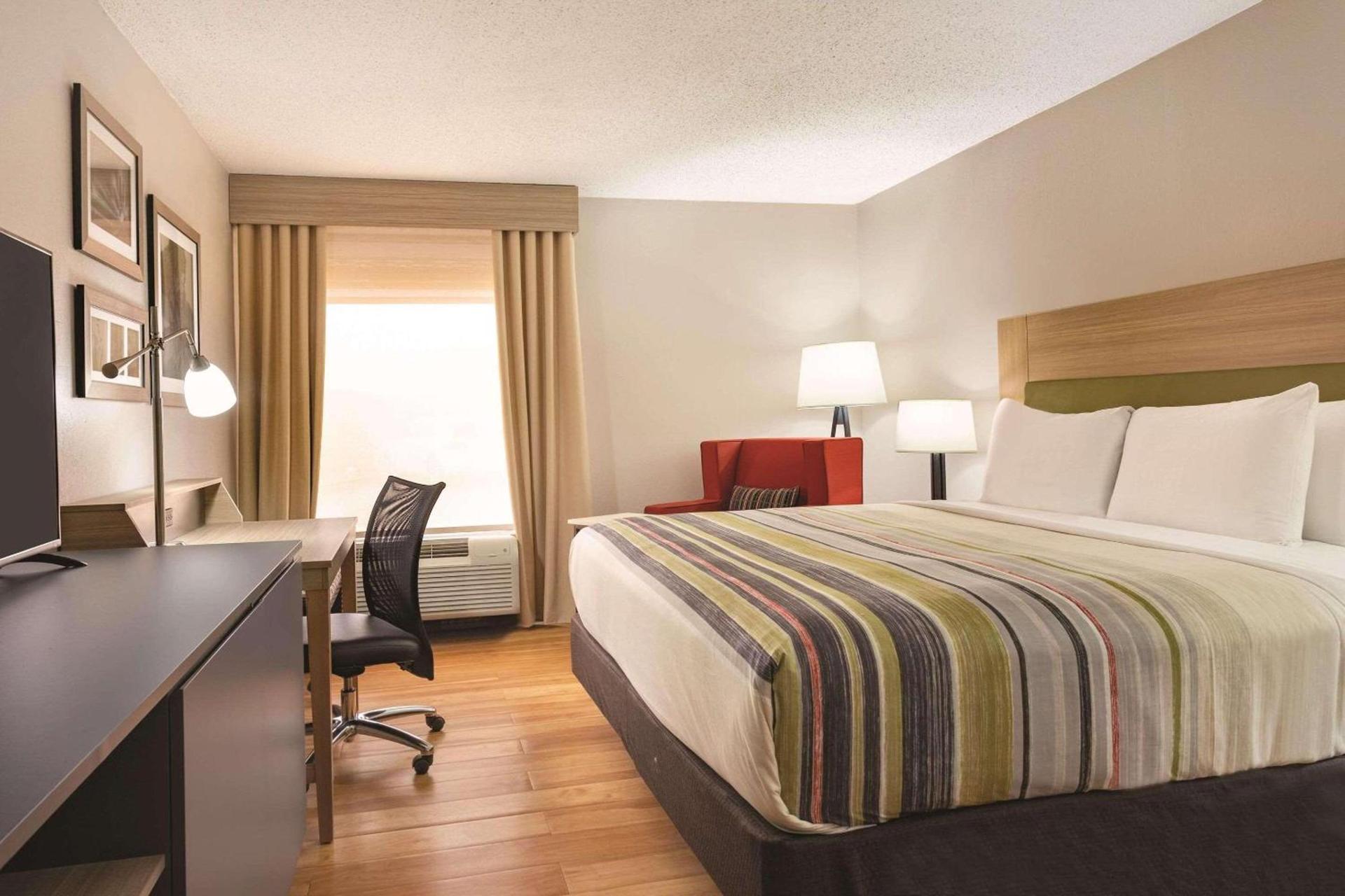Country Inn & Suites by Radisson, North Little Rock, AR photo 5