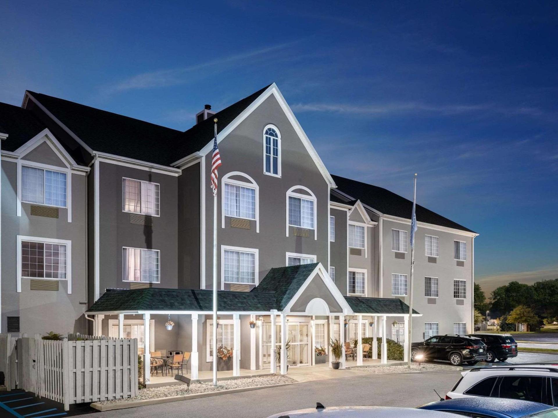 Country Inn & Suites by Radisson, Maumee - Toledo — hotel in Maumee