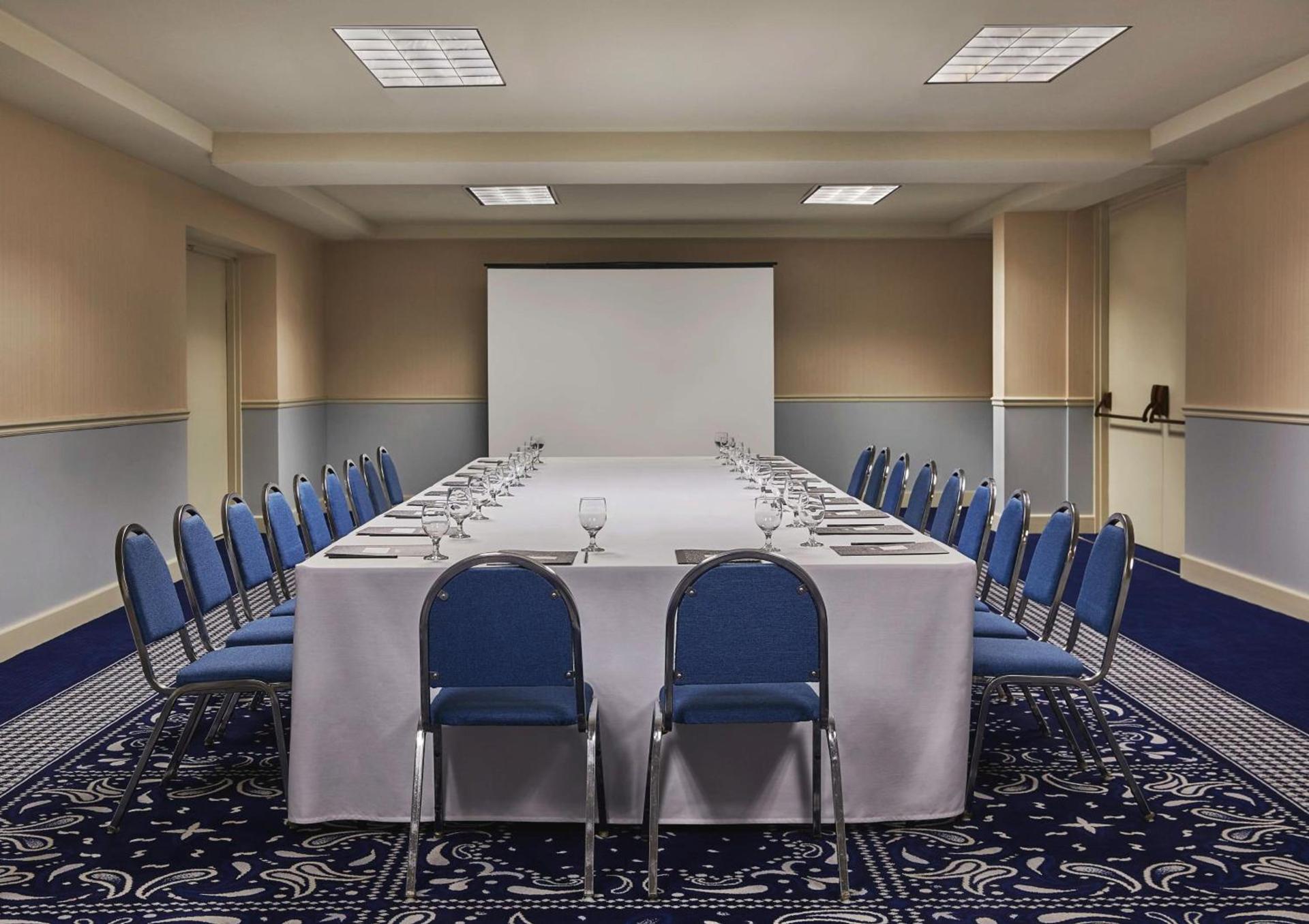 Graduate by Hilton Lincoln photo 69