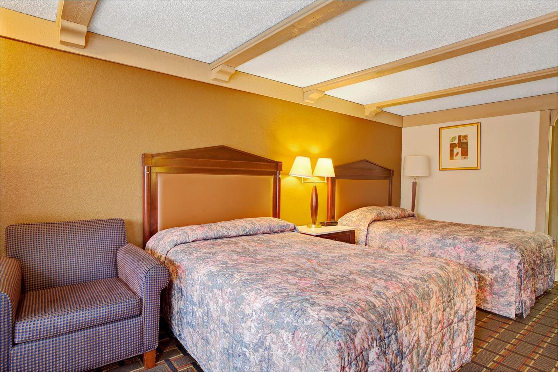 Knights Inn Greensburg photo 7