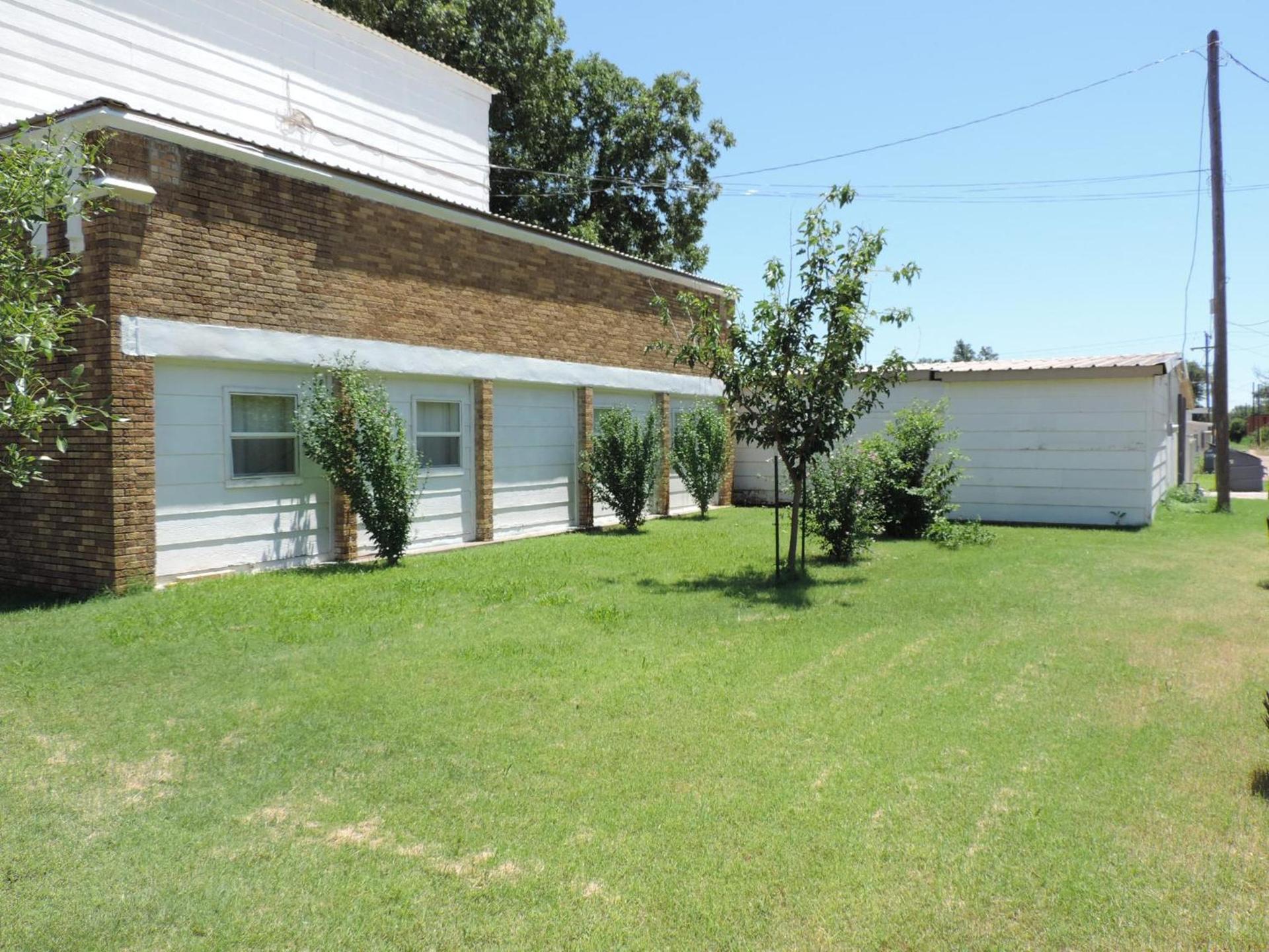 Hunters Lodge Motel photo 42