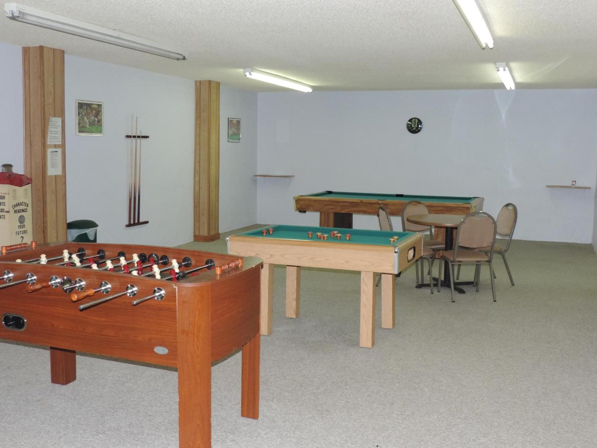 Hunters Lodge Motel photo 48