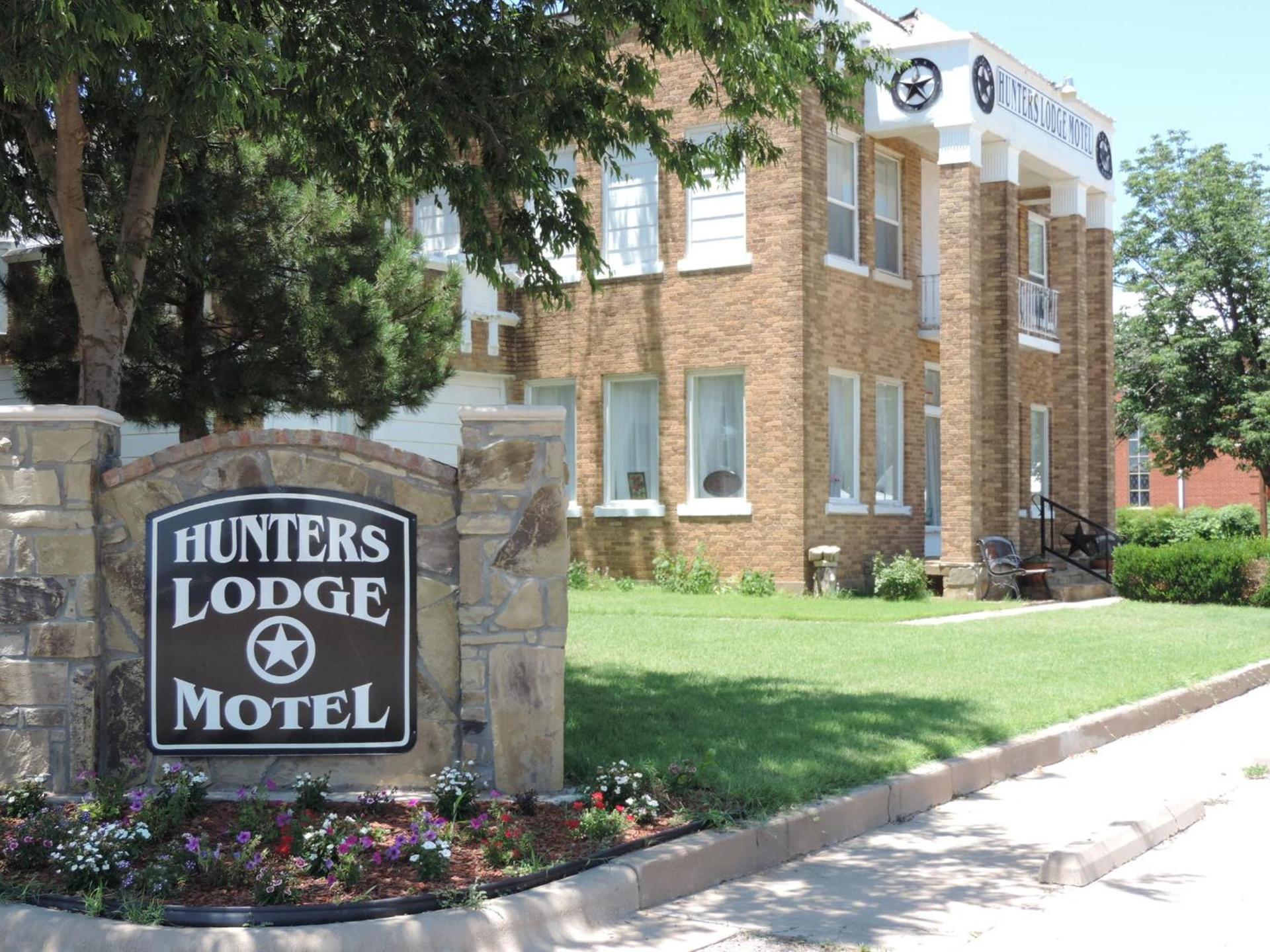 Hunters Lodge Motel photo 35
