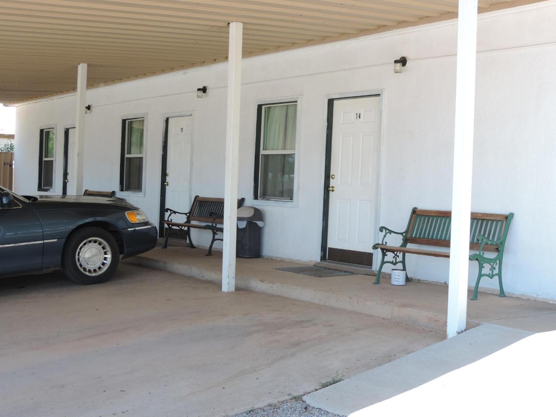 Hunters Lodge Motel photo 47