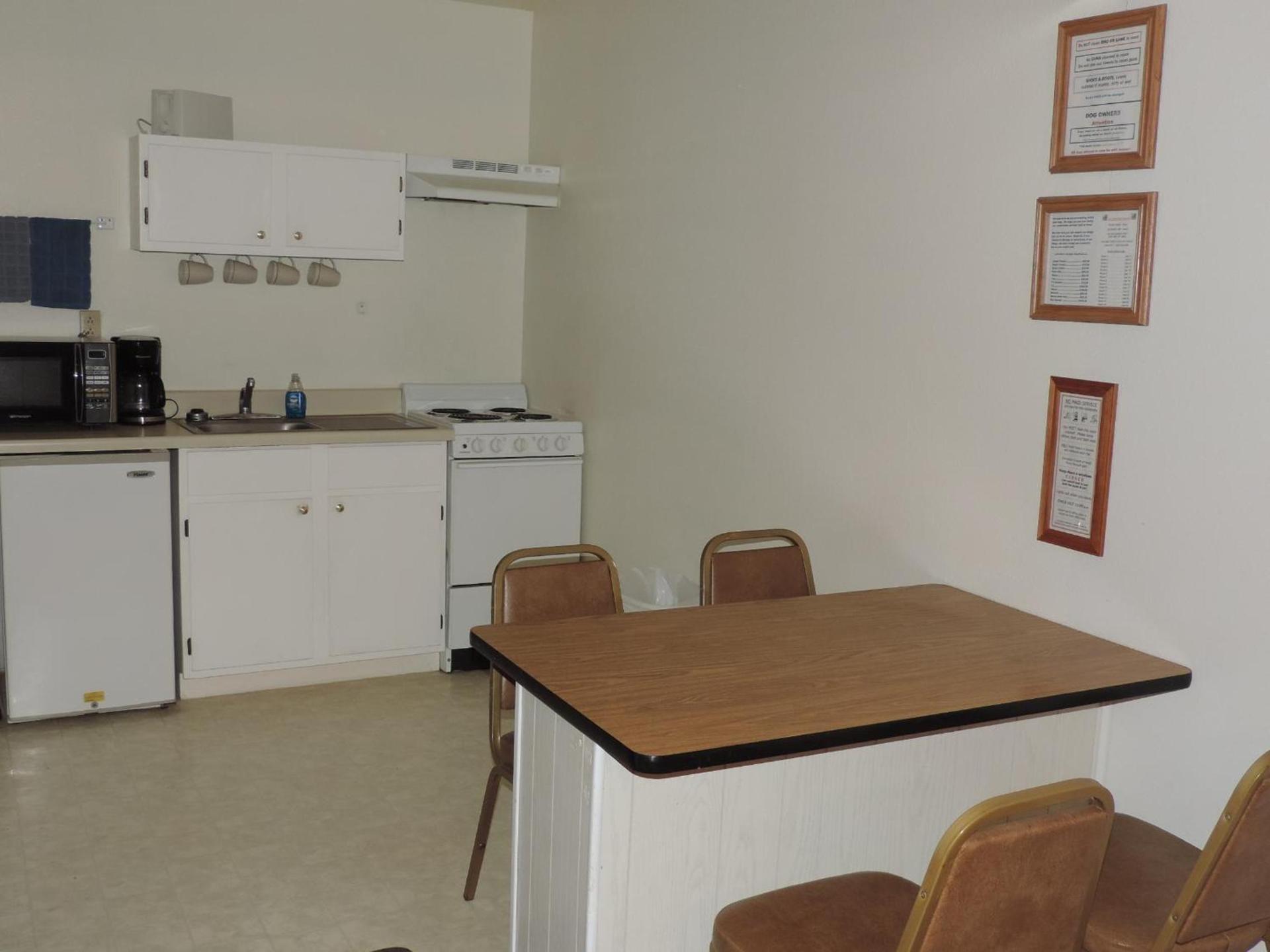 Hunters Lodge Motel photo 46