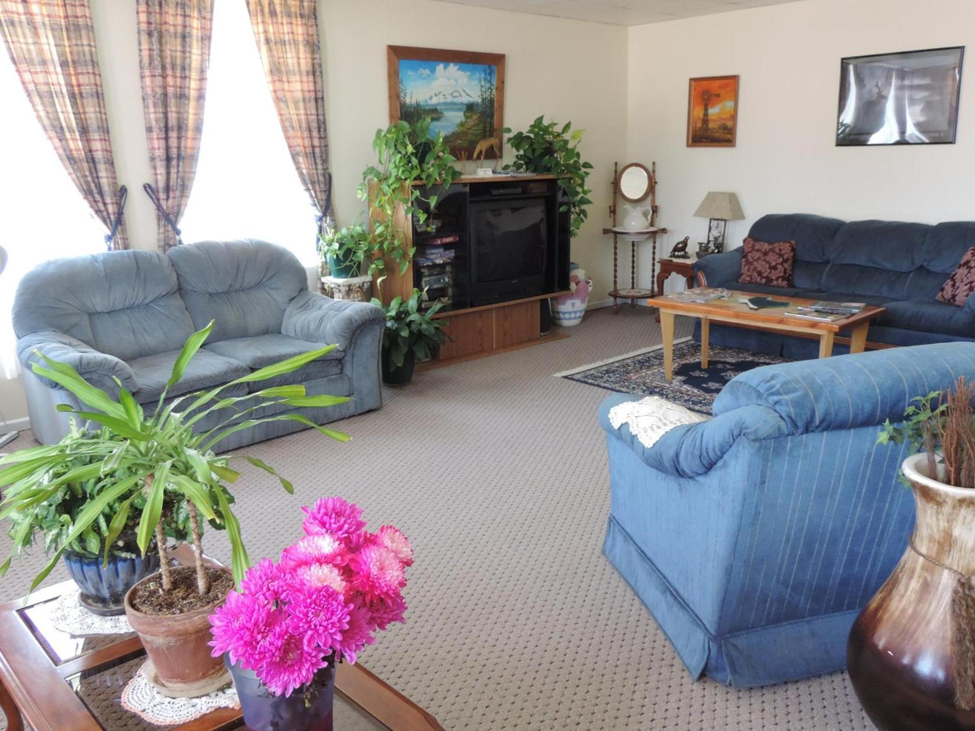 Hunters Lodge Motel photo 37