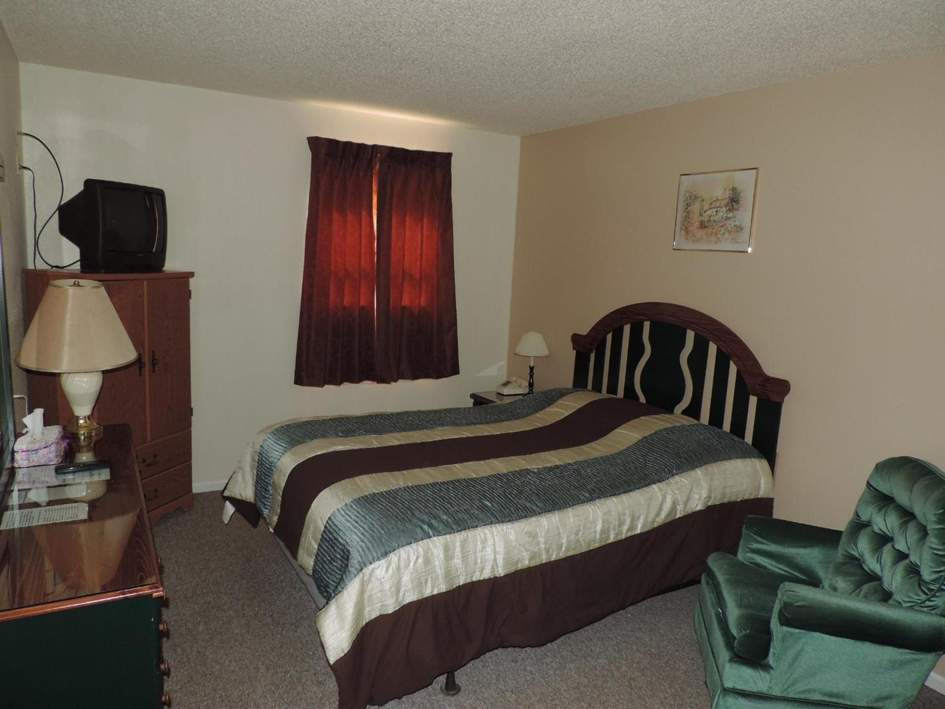 Hunters Lodge Motel photo 44