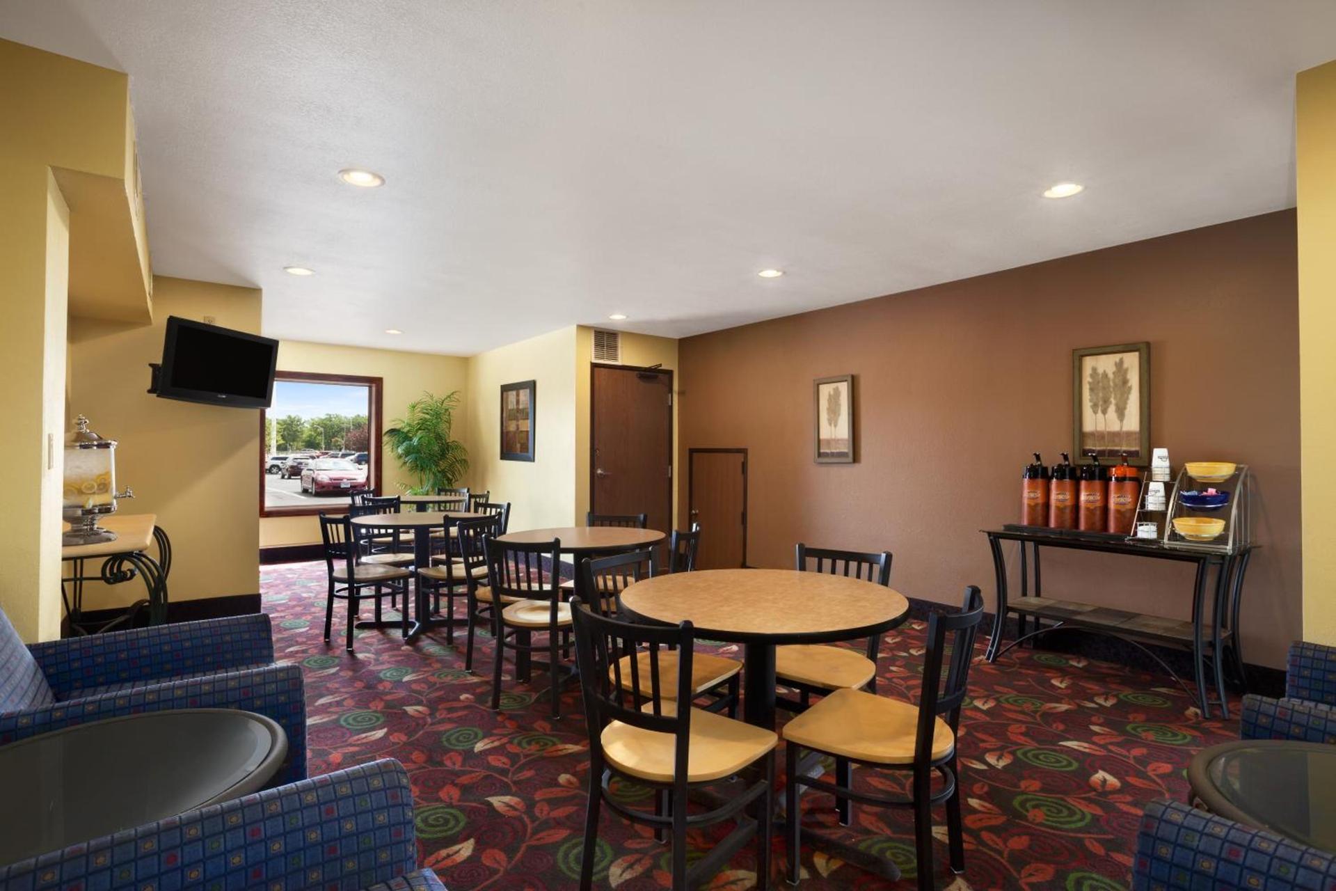 Days Inn by Wyndham Austin photo 21
