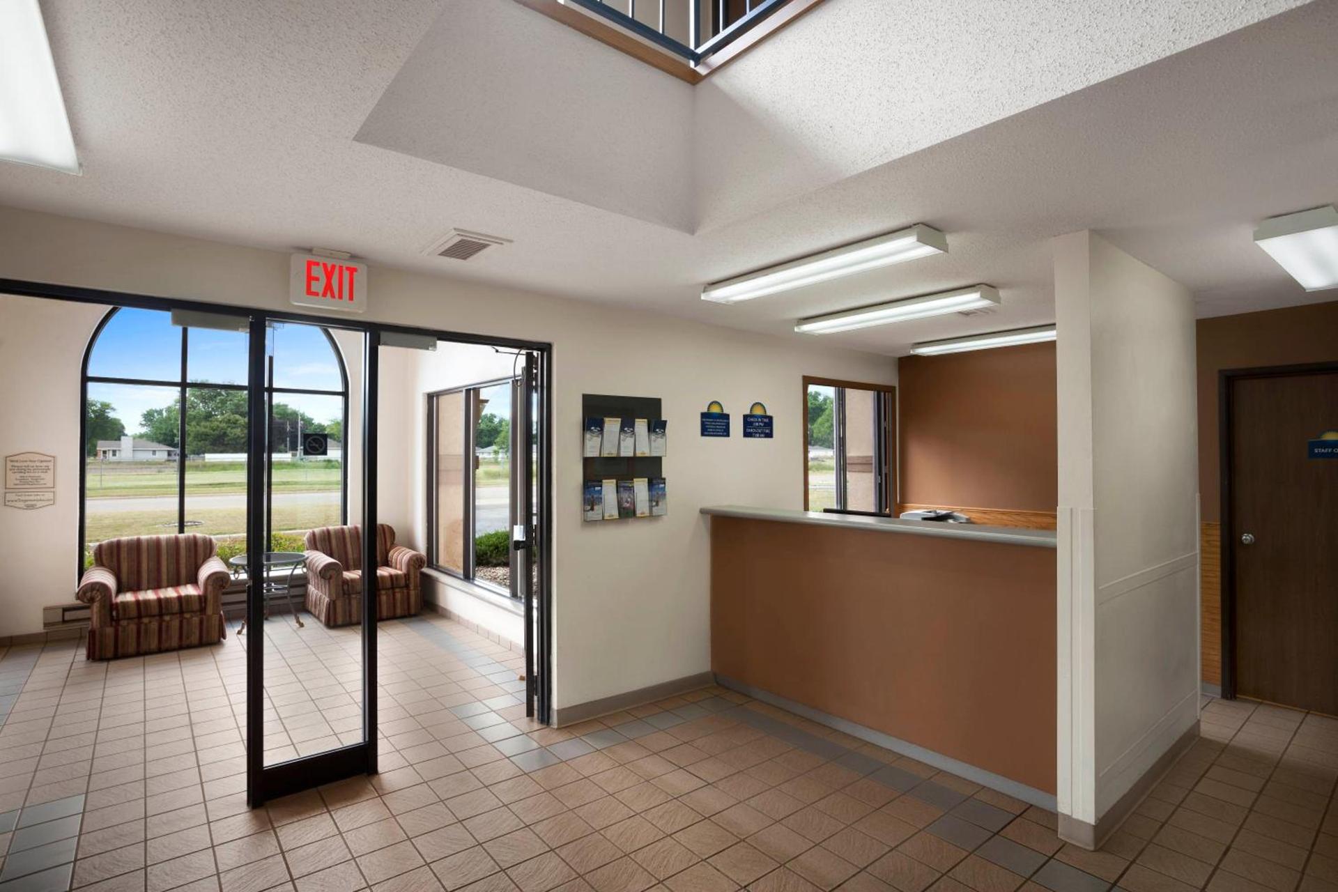 Days Inn by Wyndham Austin photo 27