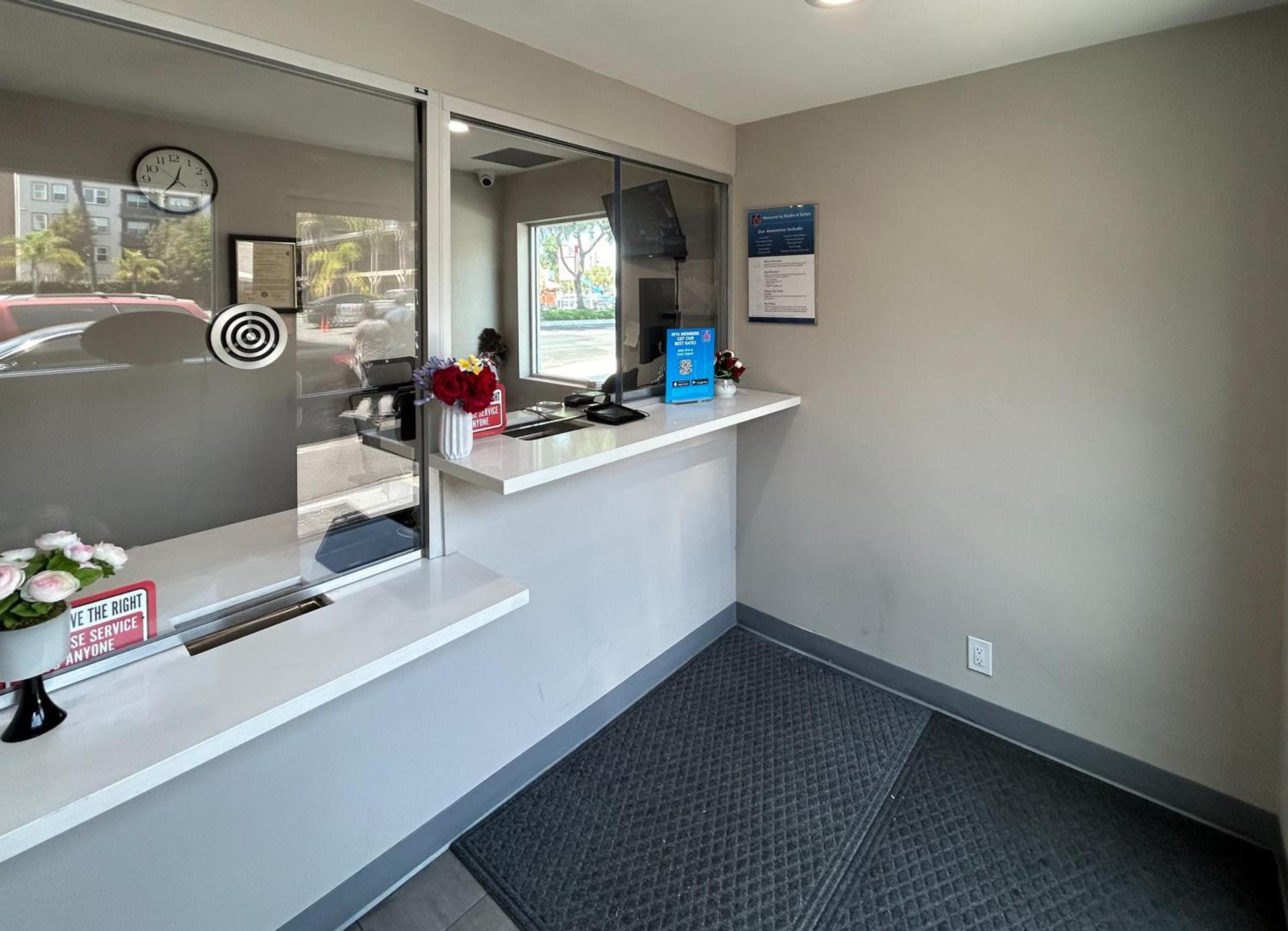 Studio 6 Suites Santa Ana, CA photo 3