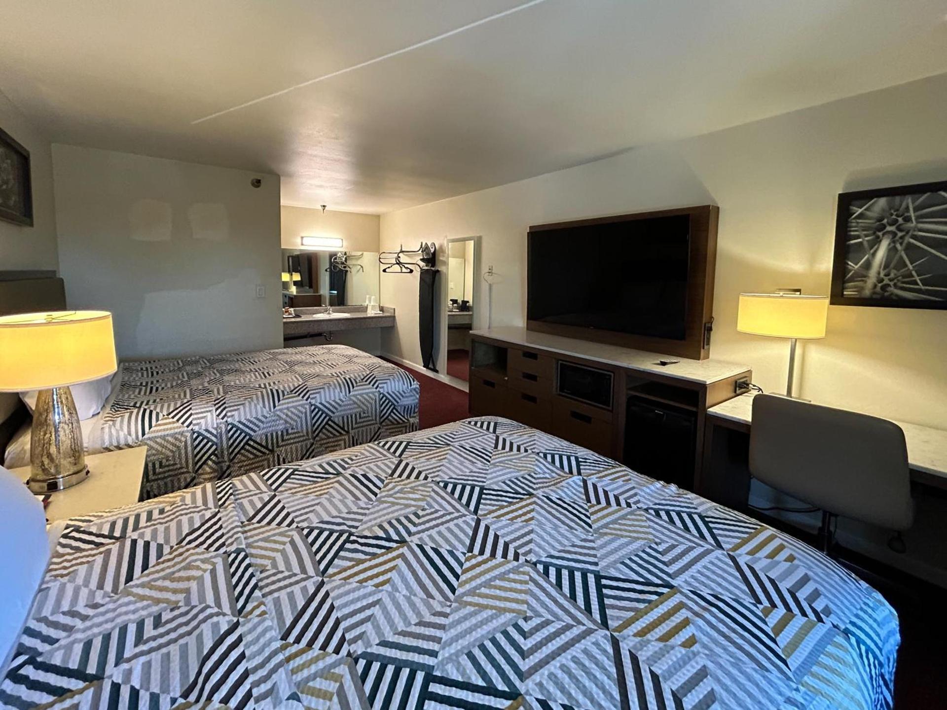 Studio 6 Suites Santa Ana, CA photo 7