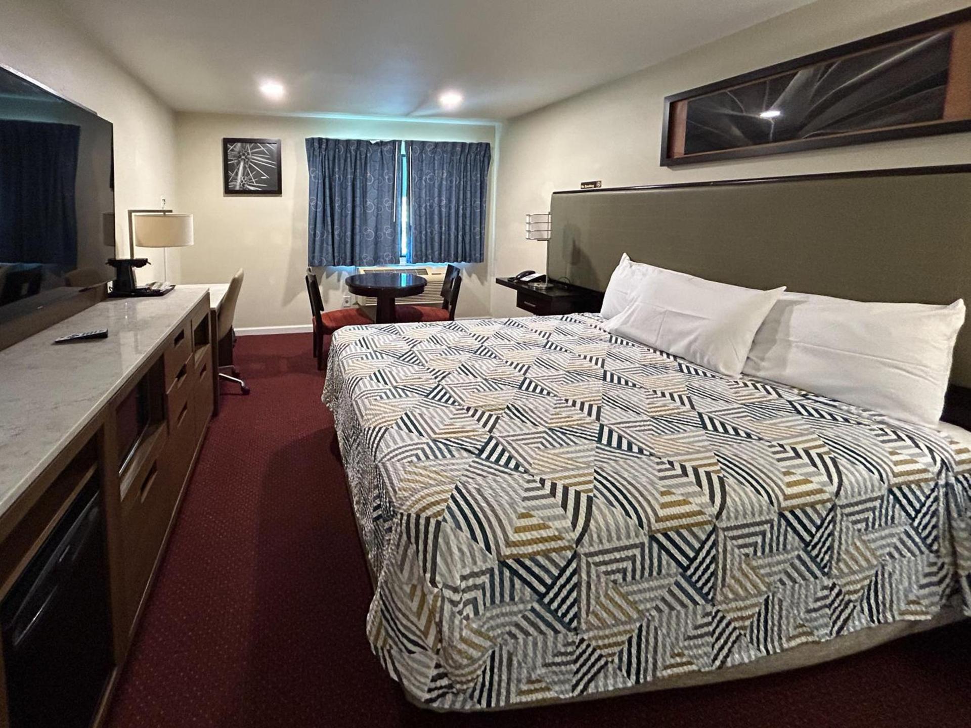 Studio 6 Suites Santa Ana, CA photo 11