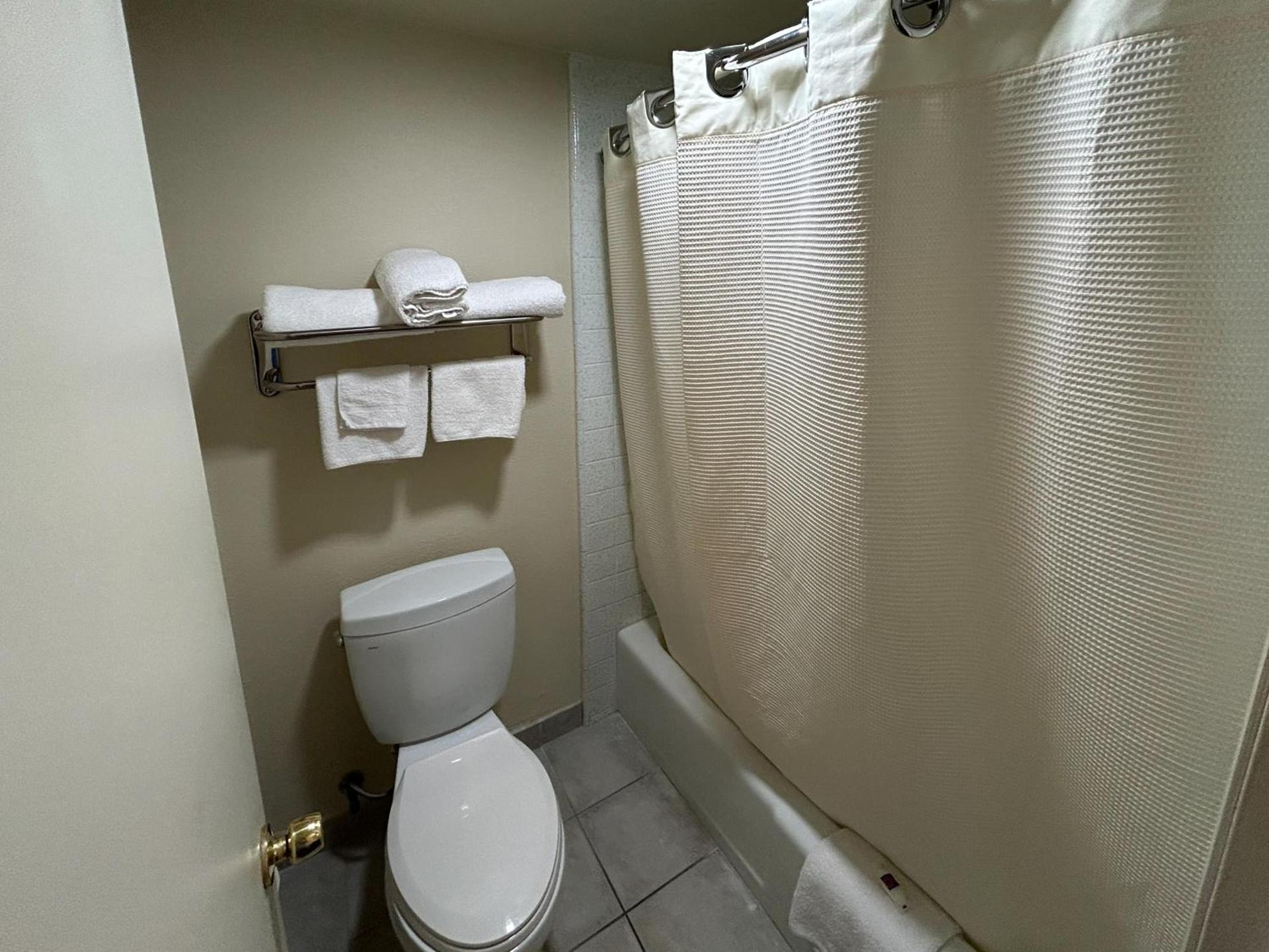 Studio 6 Suites Santa Ana, CA photo 12