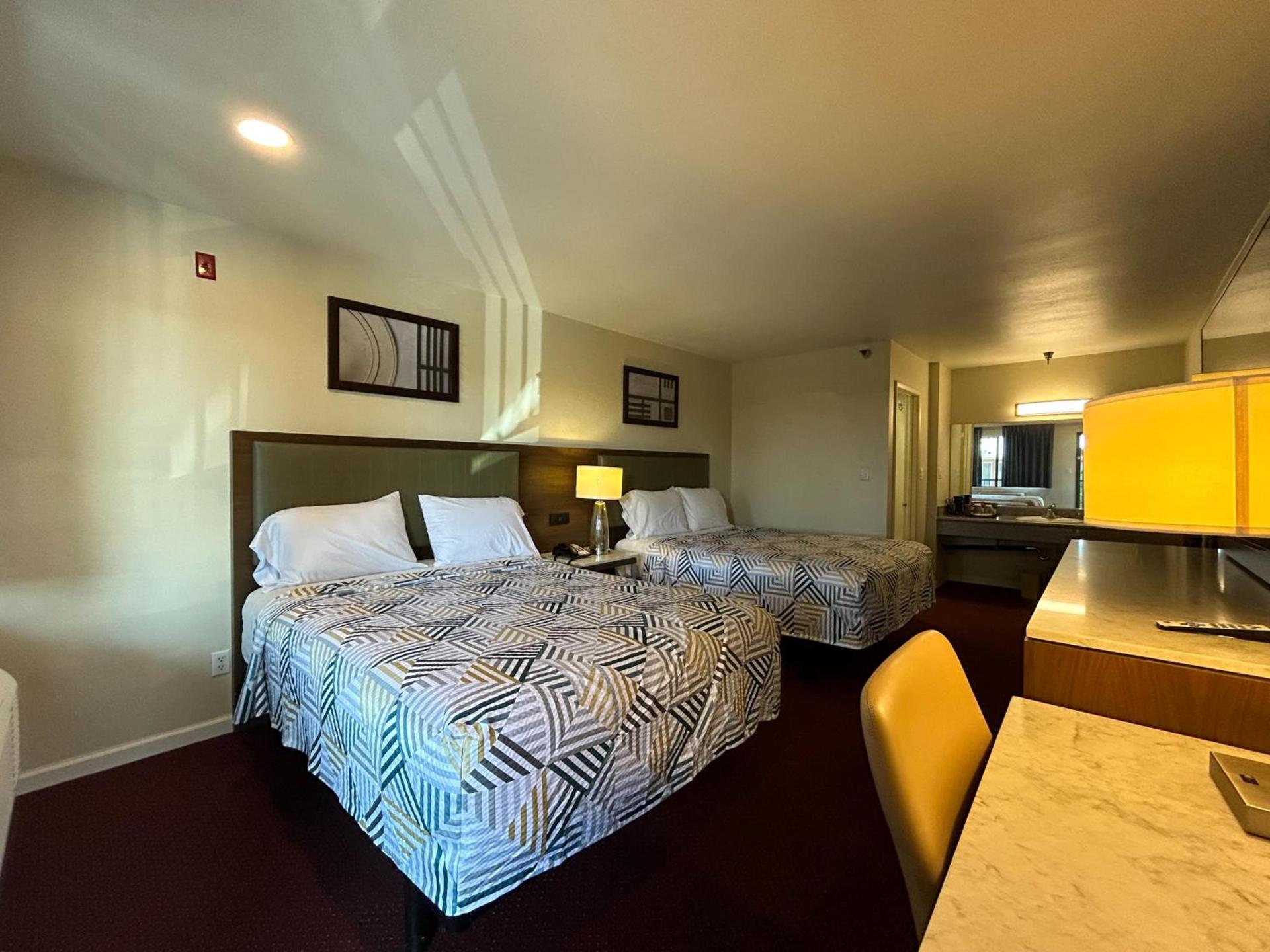 Studio 6 Suites Santa Ana, CA photo 13