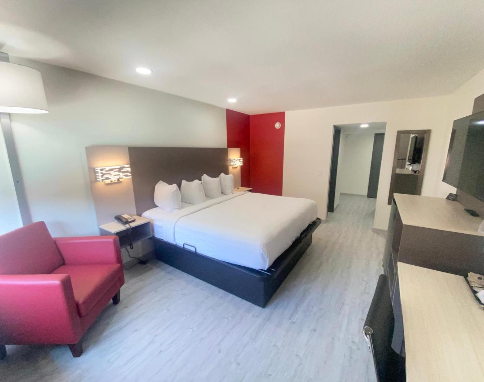 Ramada by Wyndham Tuscaloosa photo 66