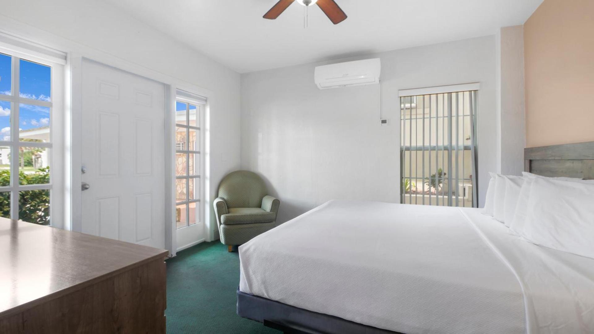 Ocean Court Beachfront Hotel photo 48