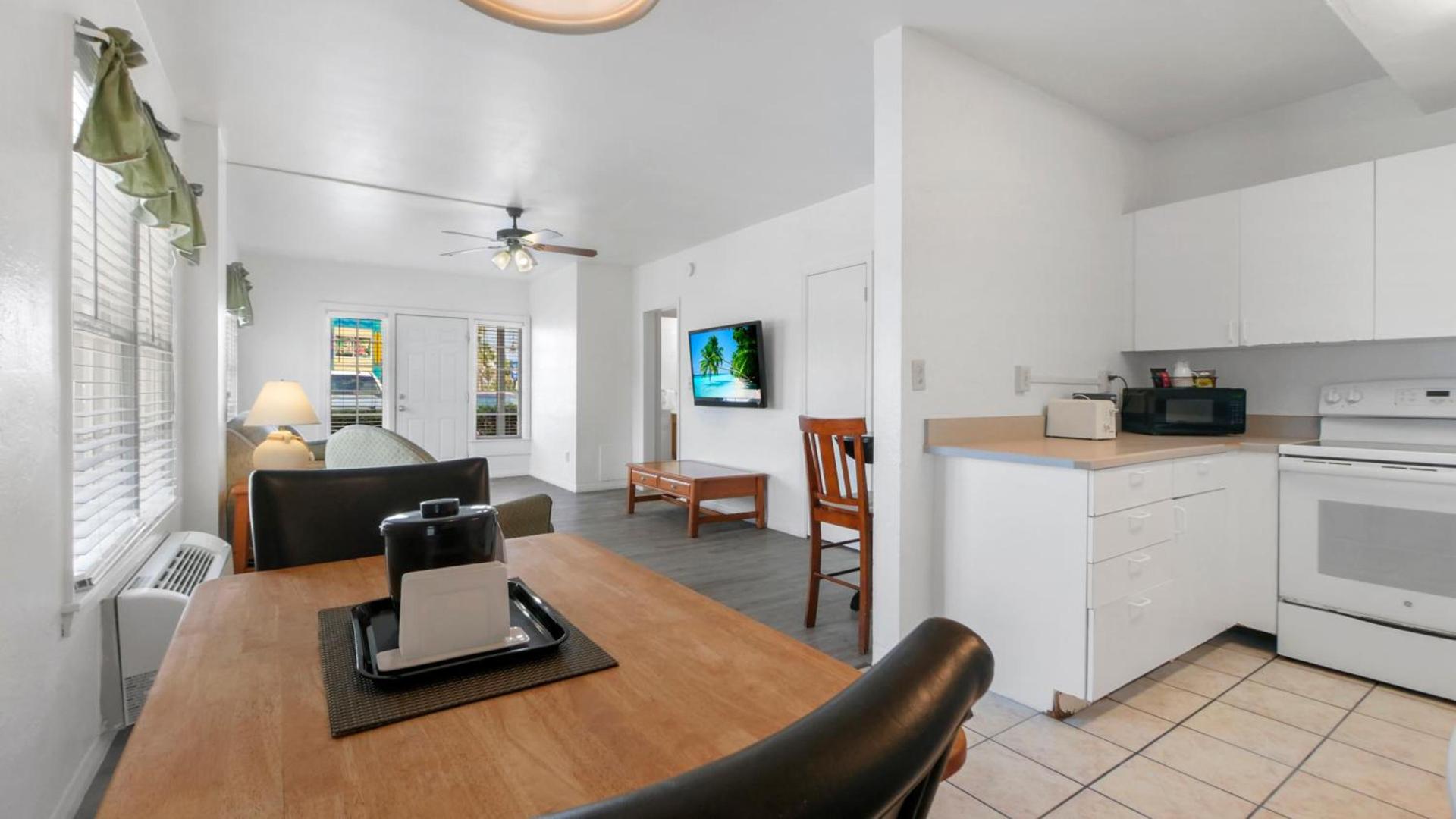 Ocean Court Beachfront Hotel photo 52