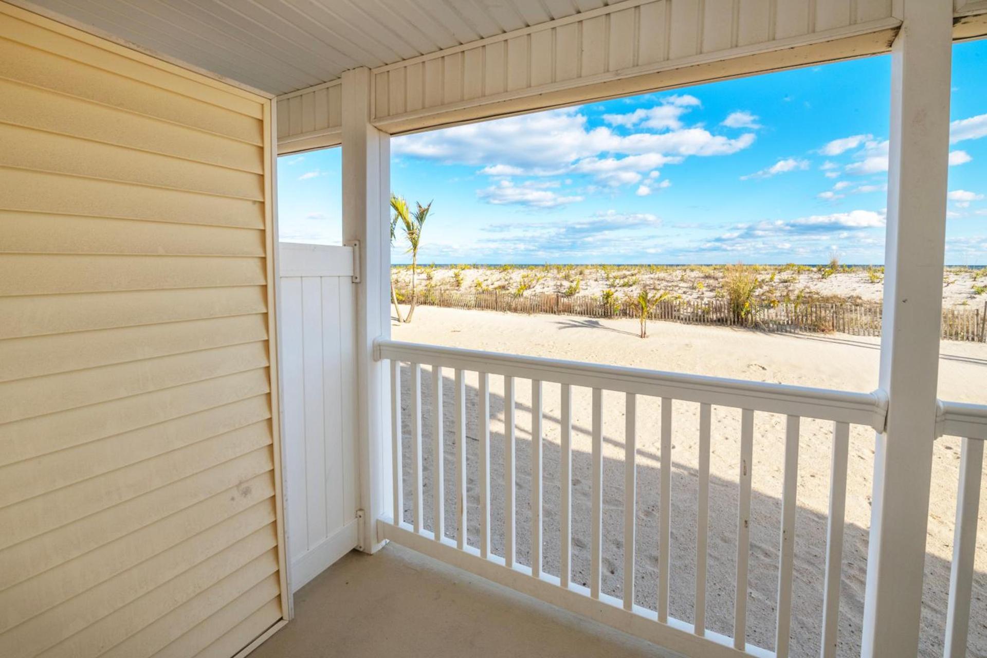 Drifting Sands Oceanfront Hotel photo 54