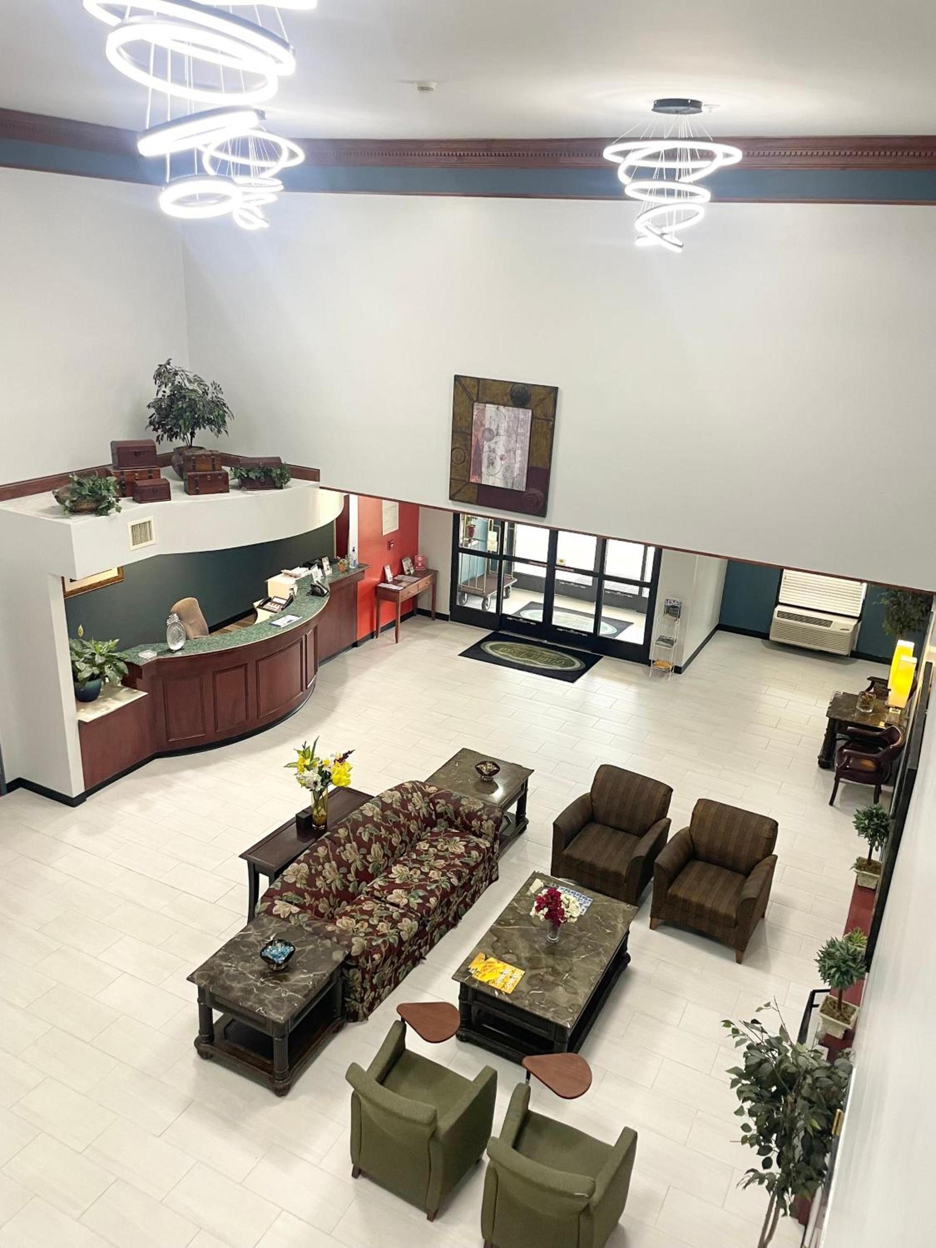 Grand Vista Hotel & Suites photo 12