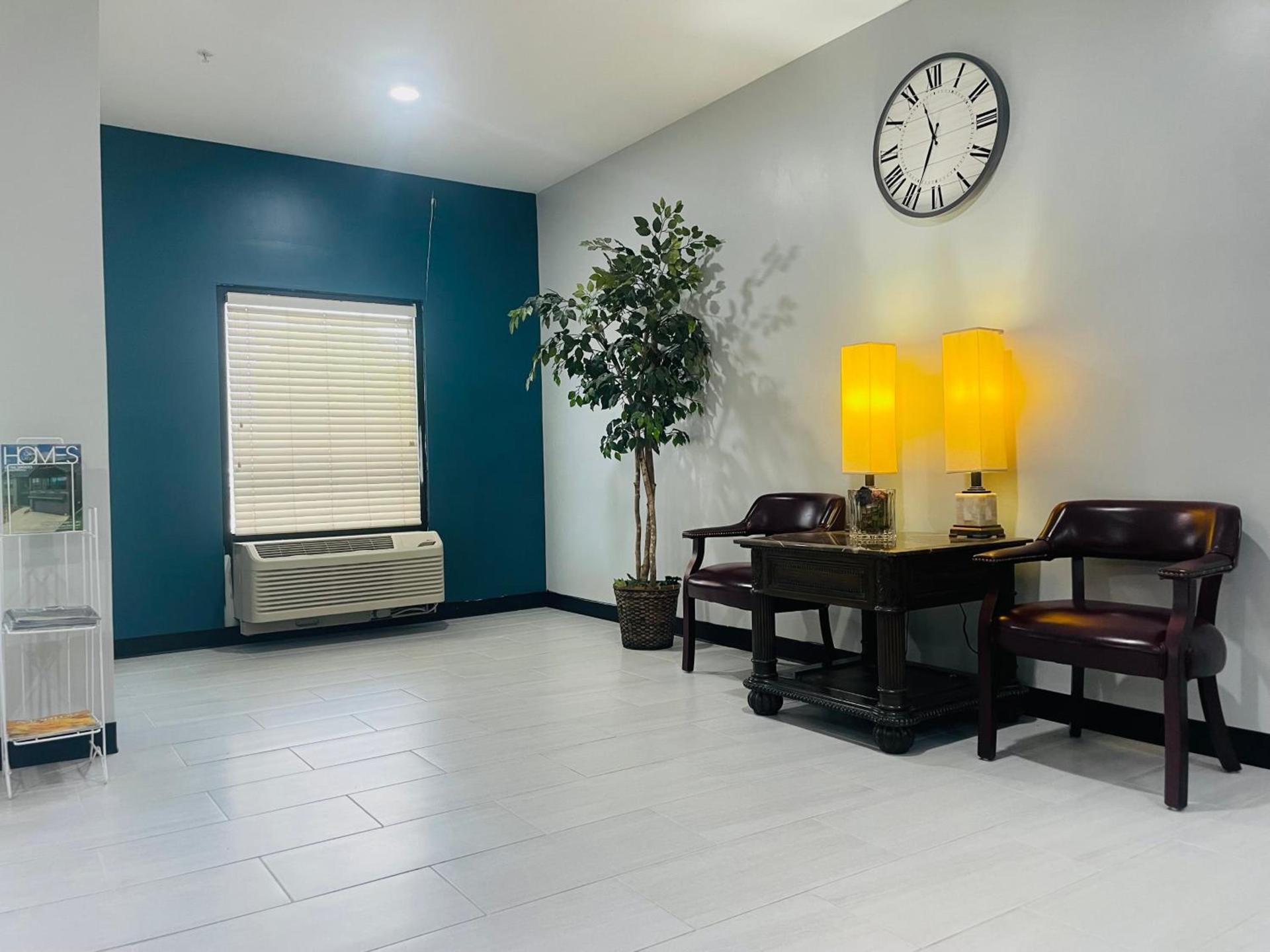 Grand Vista Hotel & Suites photo 19