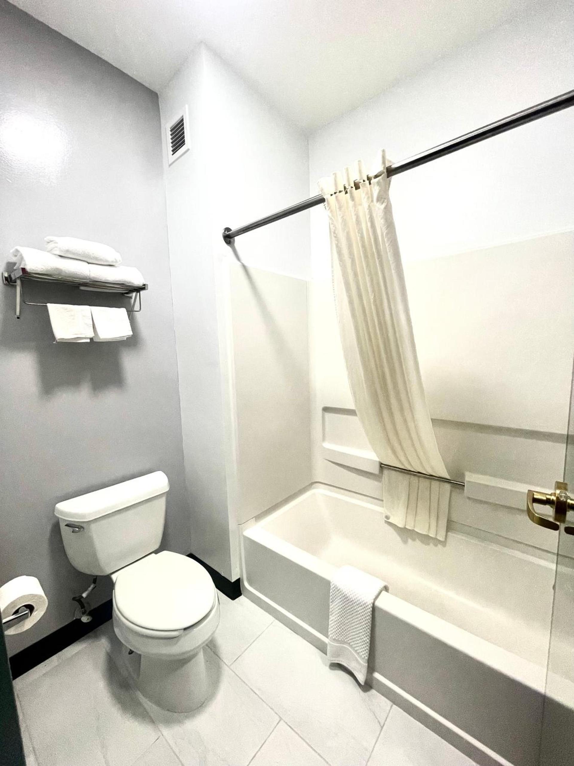Grand Vista Hotel & Suites photo 32