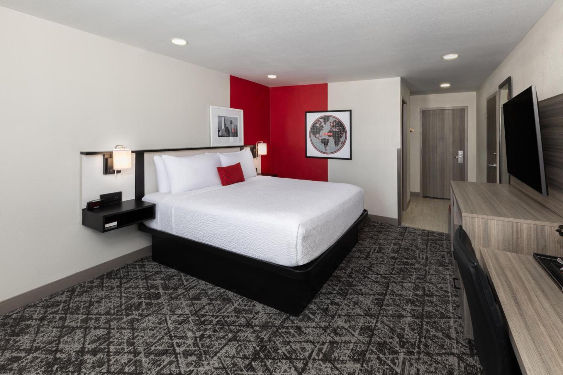 Ramada by Wyndham DFW Airport photo 3