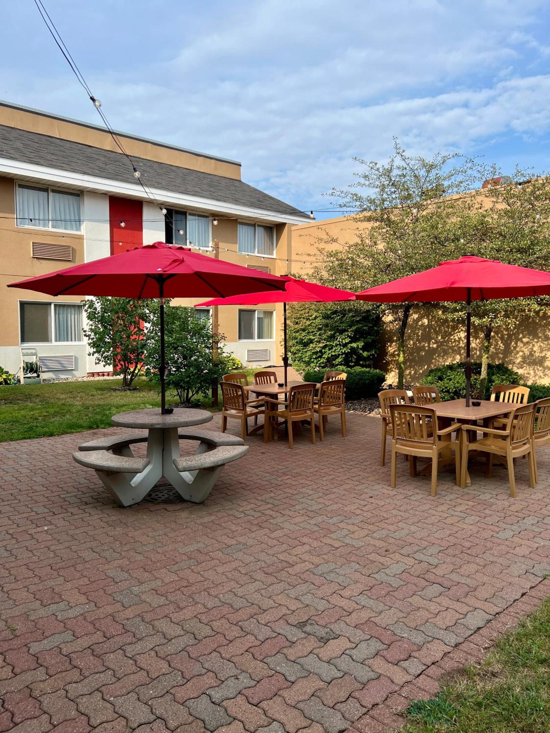Econo Lodge Wausau - Rothschild photo 63