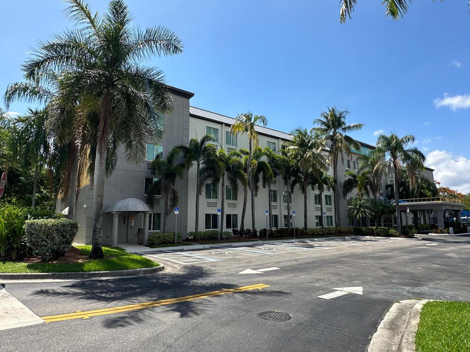 La Quinta Inn & Suites by Wyndham Sawgrass photo 63
