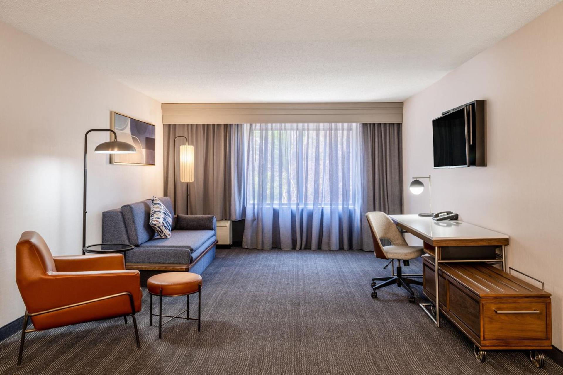 Courtyard by Marriott Colorado Springs South photo 20
