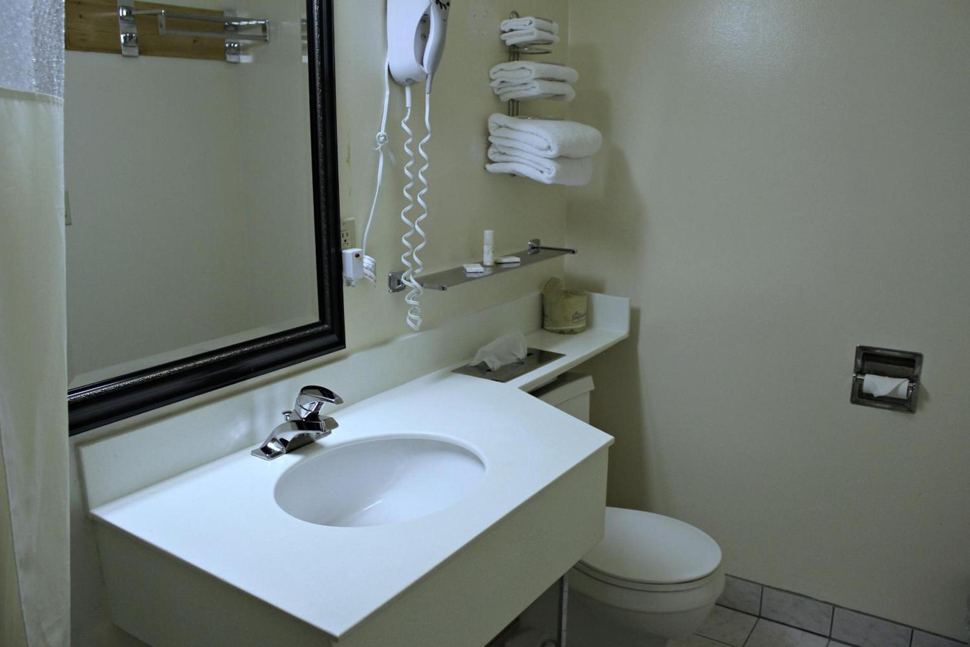 Budget Inn - Farmington photo 20